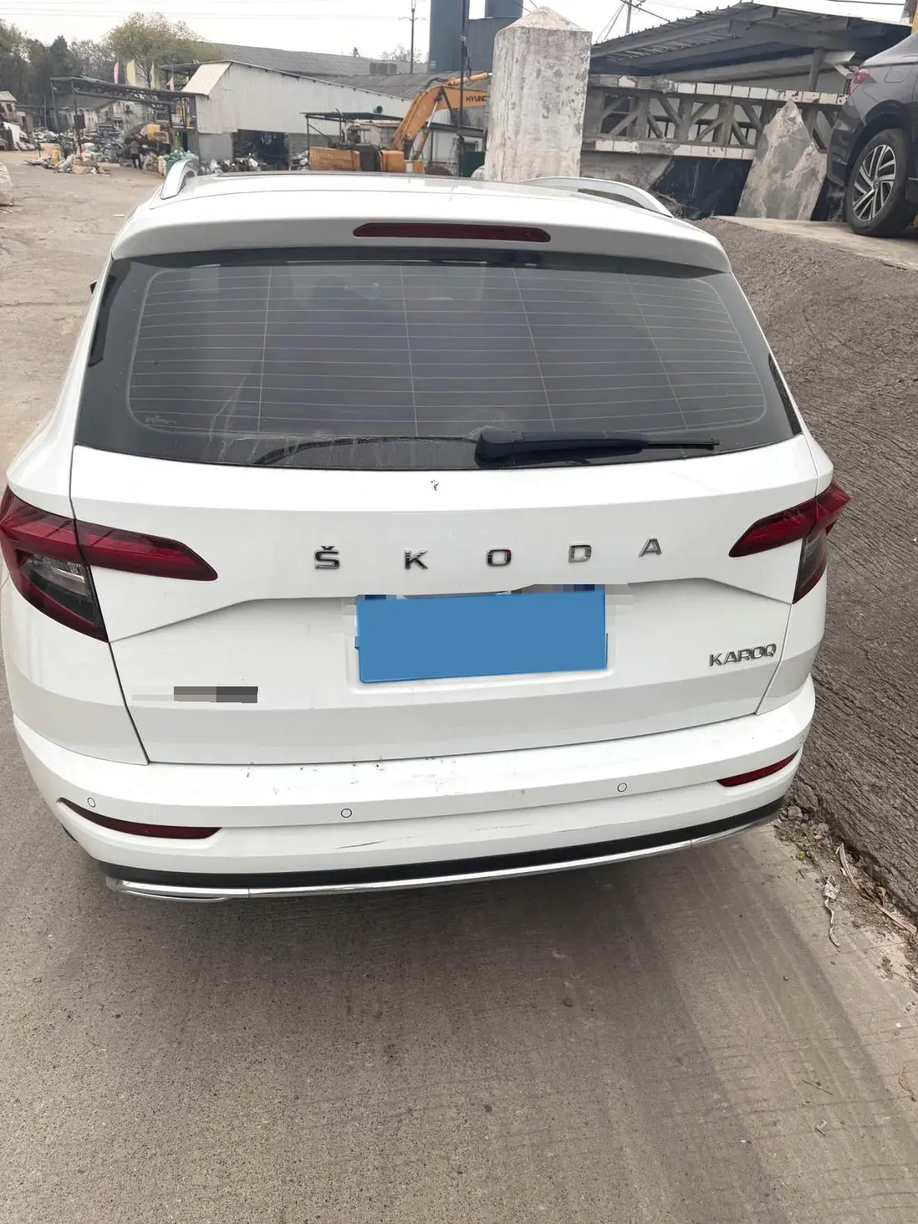 2023 SKODA KAROQ thumbnail 4