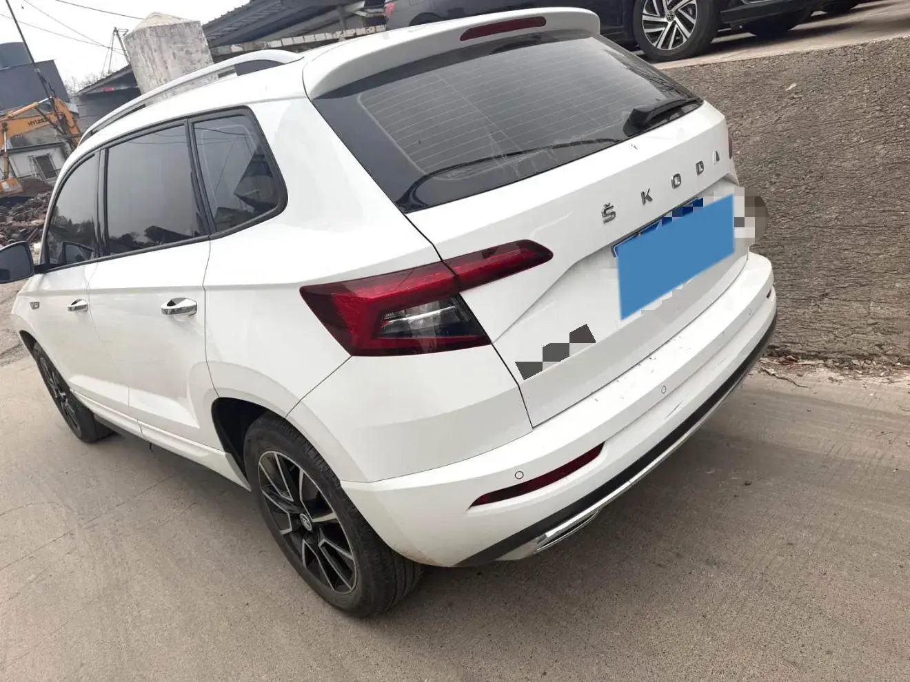2023 SKODA KAROQ thumbnail 3