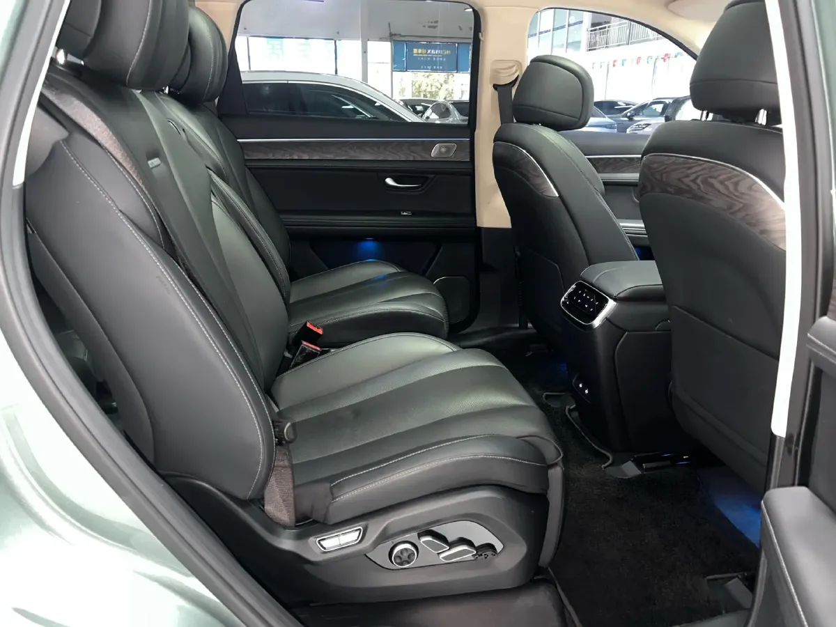 2022 Volvo S60 2.0T 197HP L4 8AT,autocango,china used car exporter,china ev exporter,chinese used car exporter,chinese used ev exporter