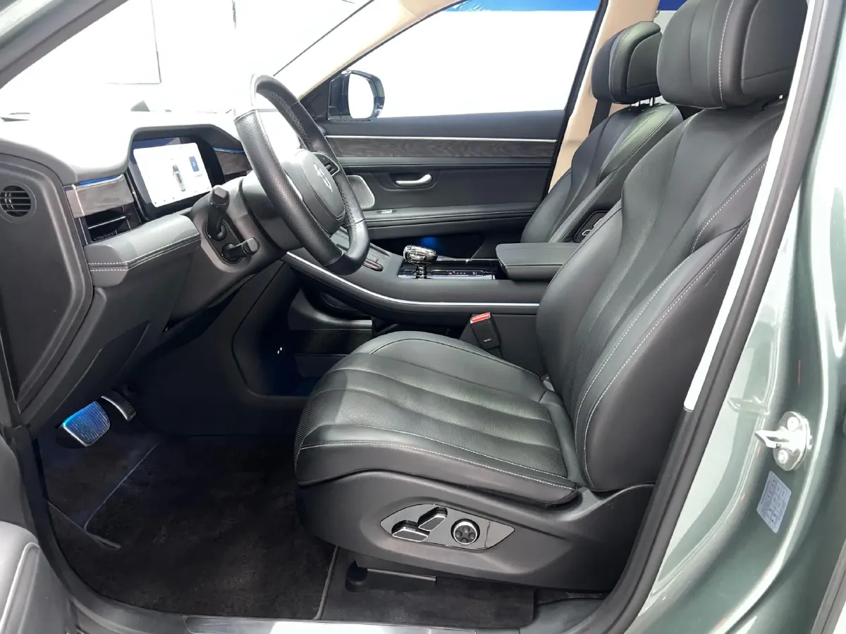 2022 Volvo S60 2.0T 197HP L4 8AT,autocango,china used car exporter,china ev exporter,chinese used car exporter,chinese used ev exporter