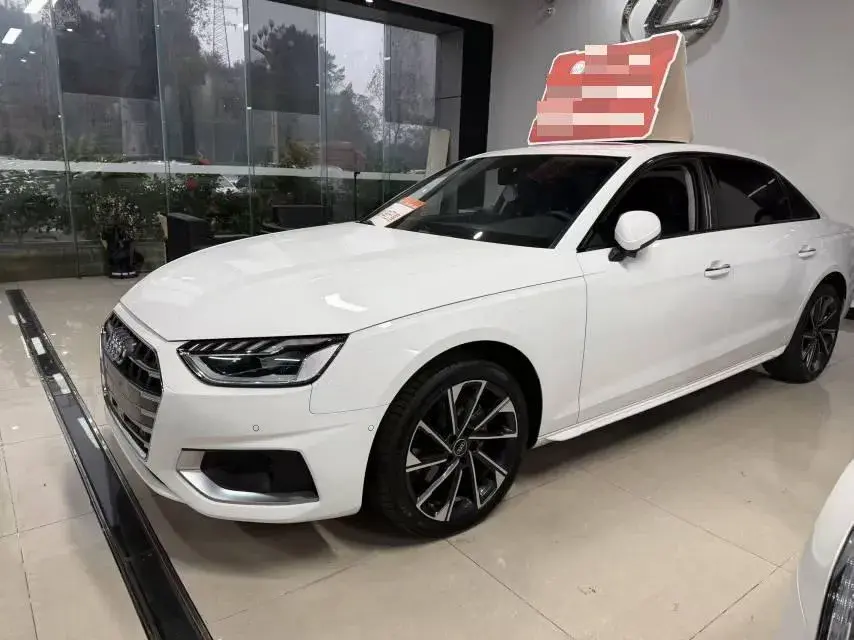 2022 Audi A4L 2.0T 190HP L4 7DCT