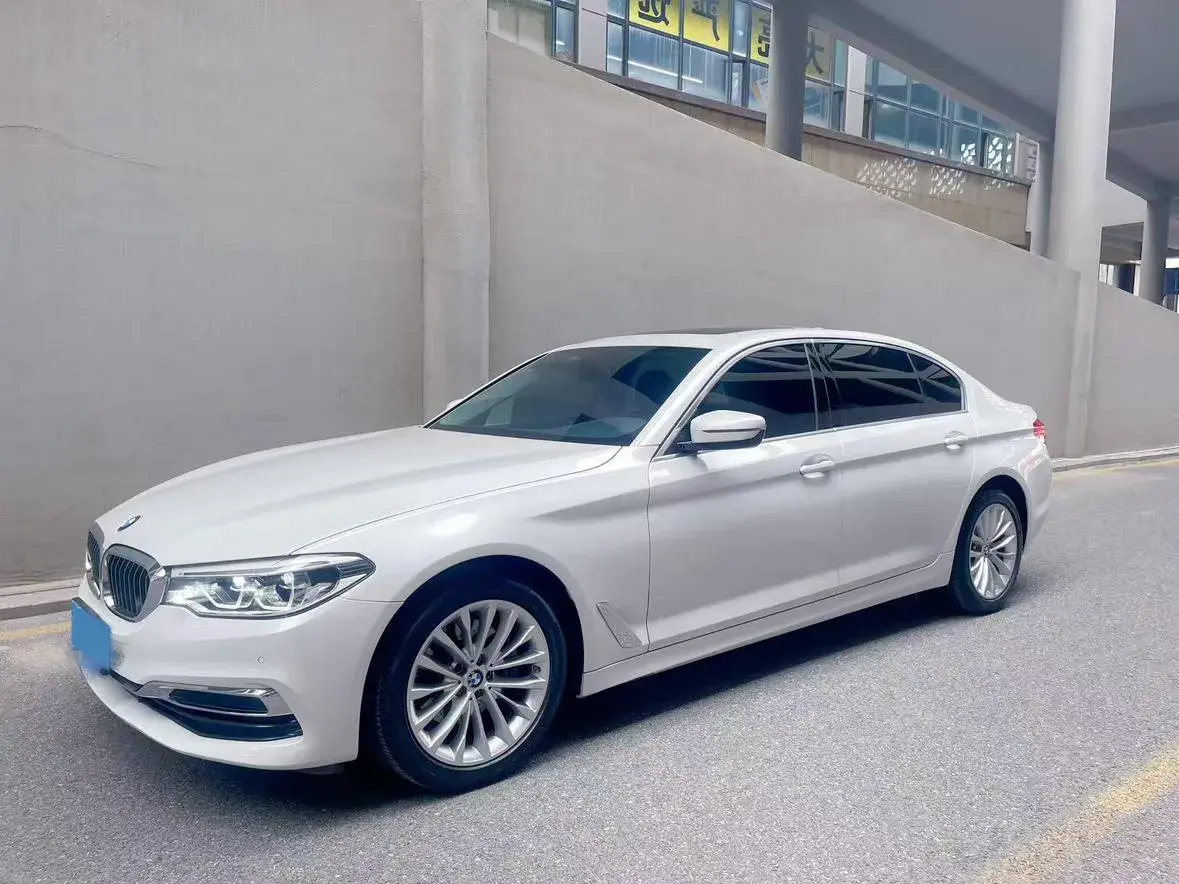 2020 BMW 5 Series 2.0T 184HP L4 8AT