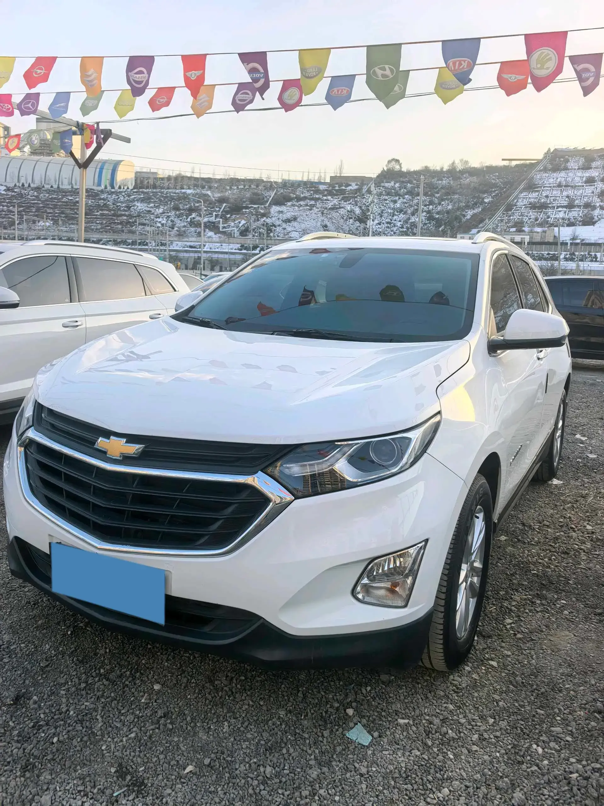 2019 CHEVROLET EQUINOX view 1