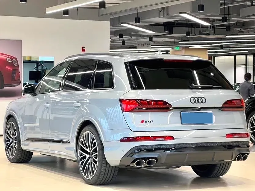 2024 Audi SQ7 4.0T 507HP V8 8AT,autocango,china used car exporter,china ev exporter,chinese used car exporter,chinese used ev exporter