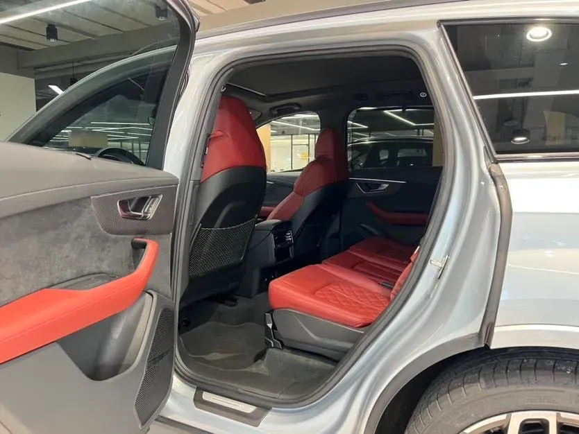 2024 Audi SQ7 4.0T 507HP V8 8AT,autocango,china used car exporter,china ev exporter,chinese used car exporter,chinese used ev exporter