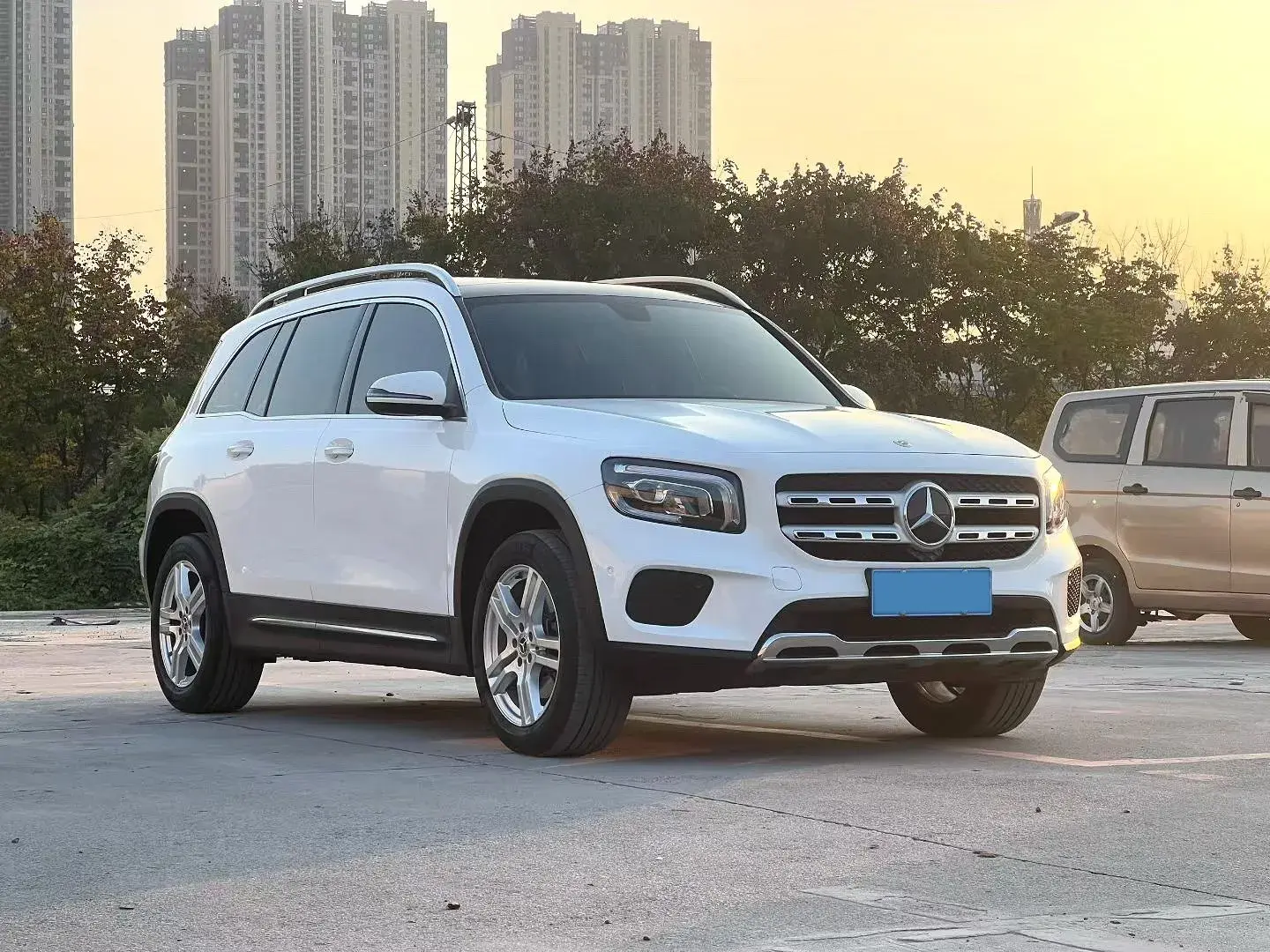 2022 MERCEDES-BENZ GLB thumbnail 3