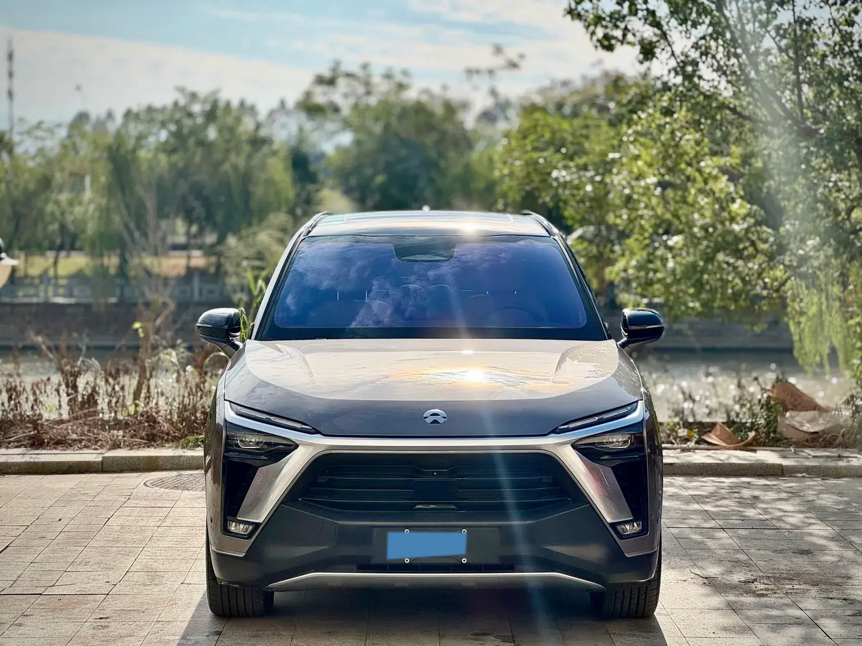 2020 NIO ES8 thumbnail 2