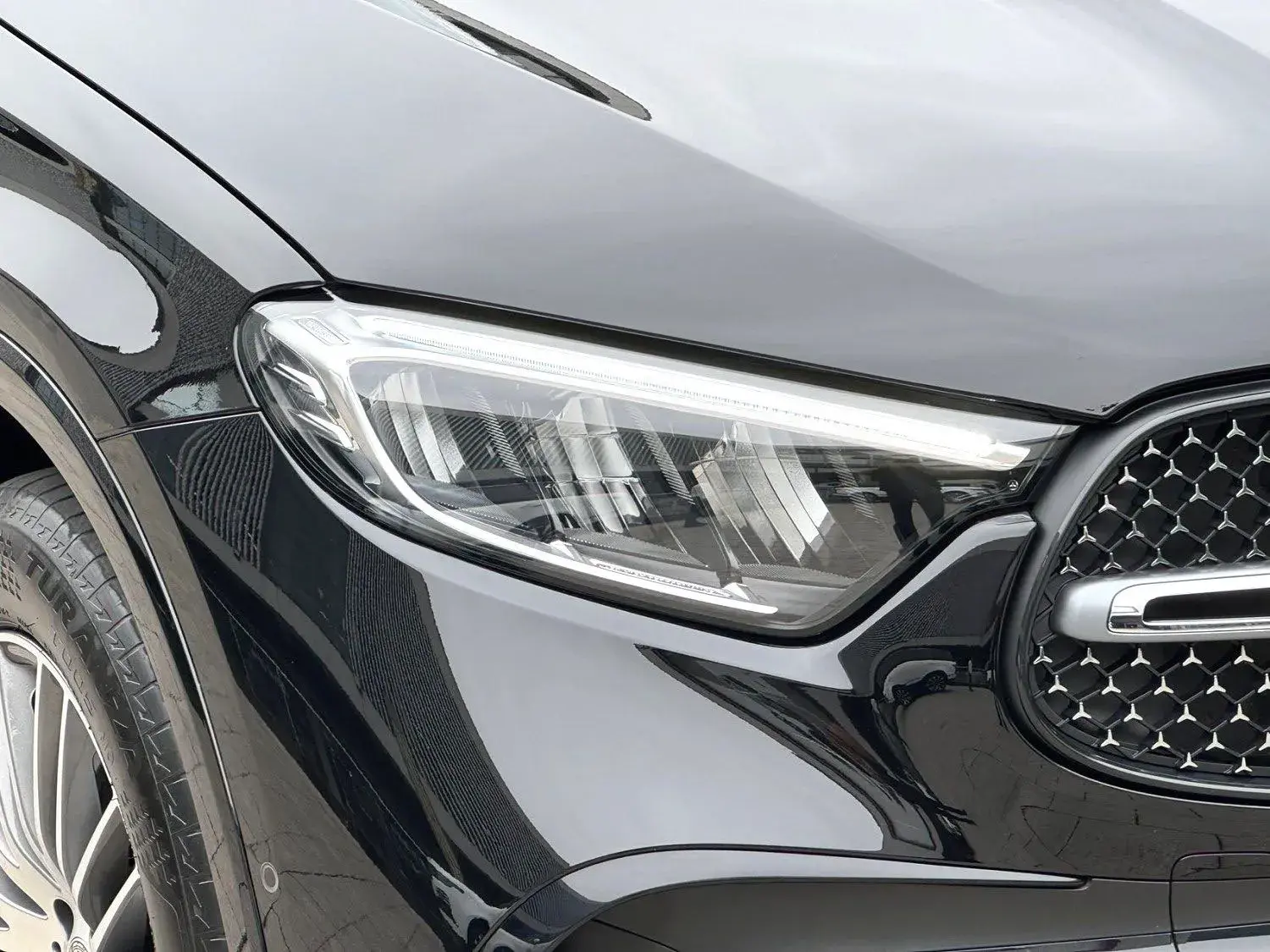 2024 MERCEDES-BENZ GLC thumbnail 3