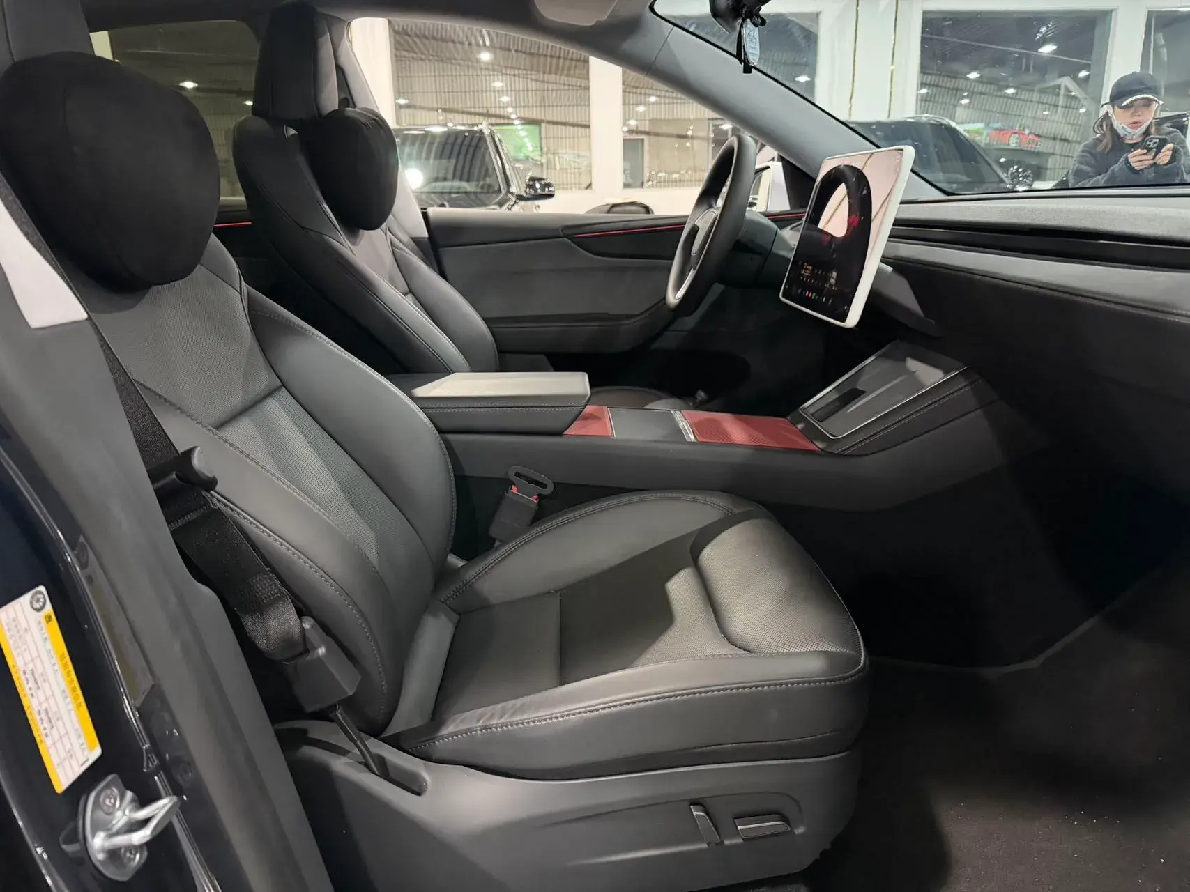 2025 TESLA MODEL thumbnail 3