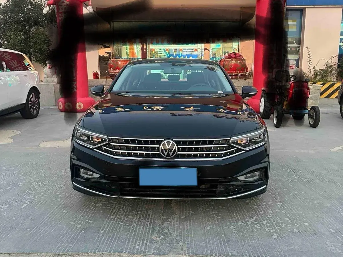 2025 VOLKSWAGEN MAGOTAN thumbnail 2