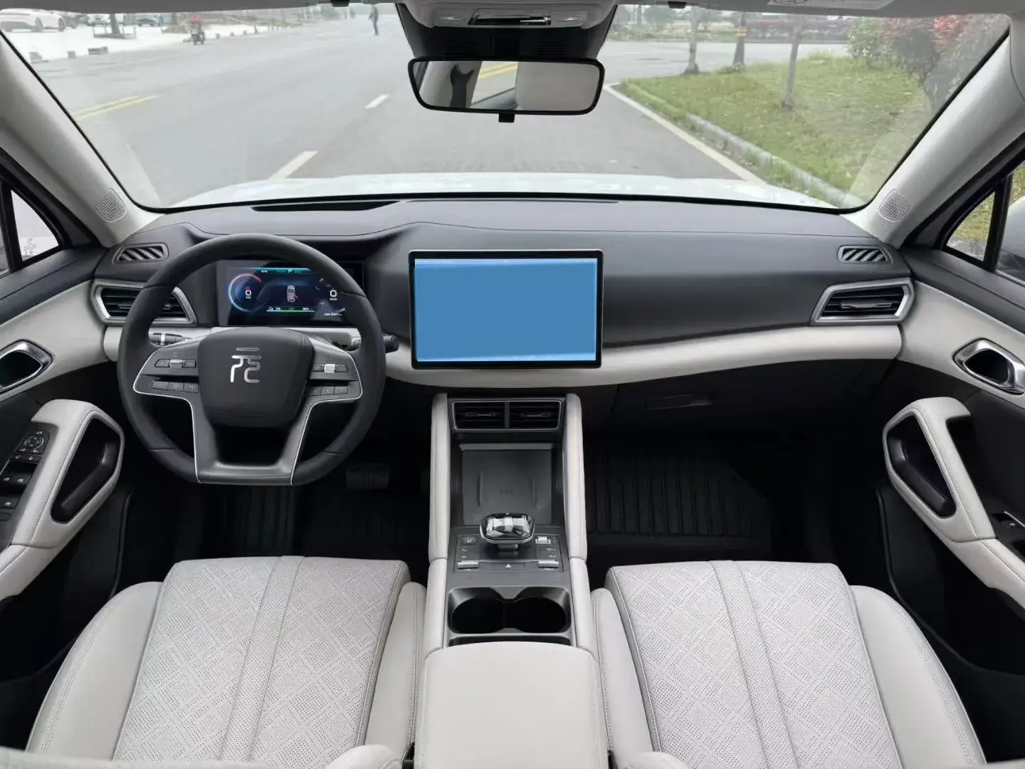 2024 BYD YUANUP thumbnail 4