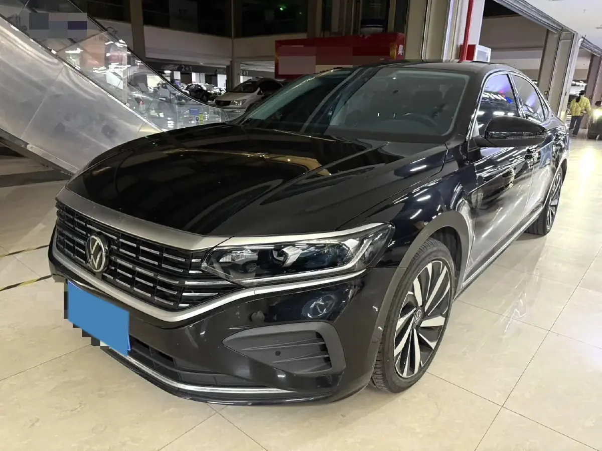 2024 Volkswagen Passat 2.0T 220HP L4 7DCT