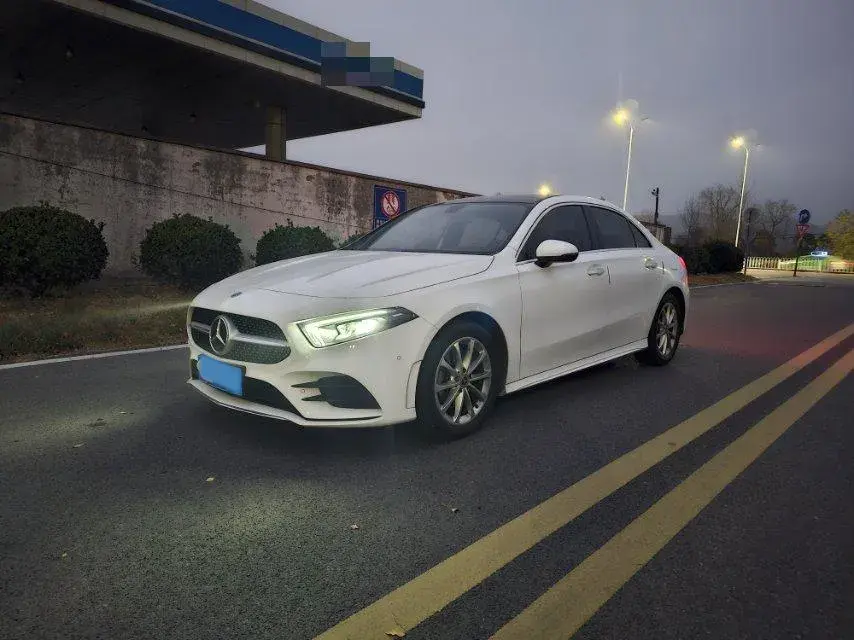 2021 MERCEDES-BENZ A view 1