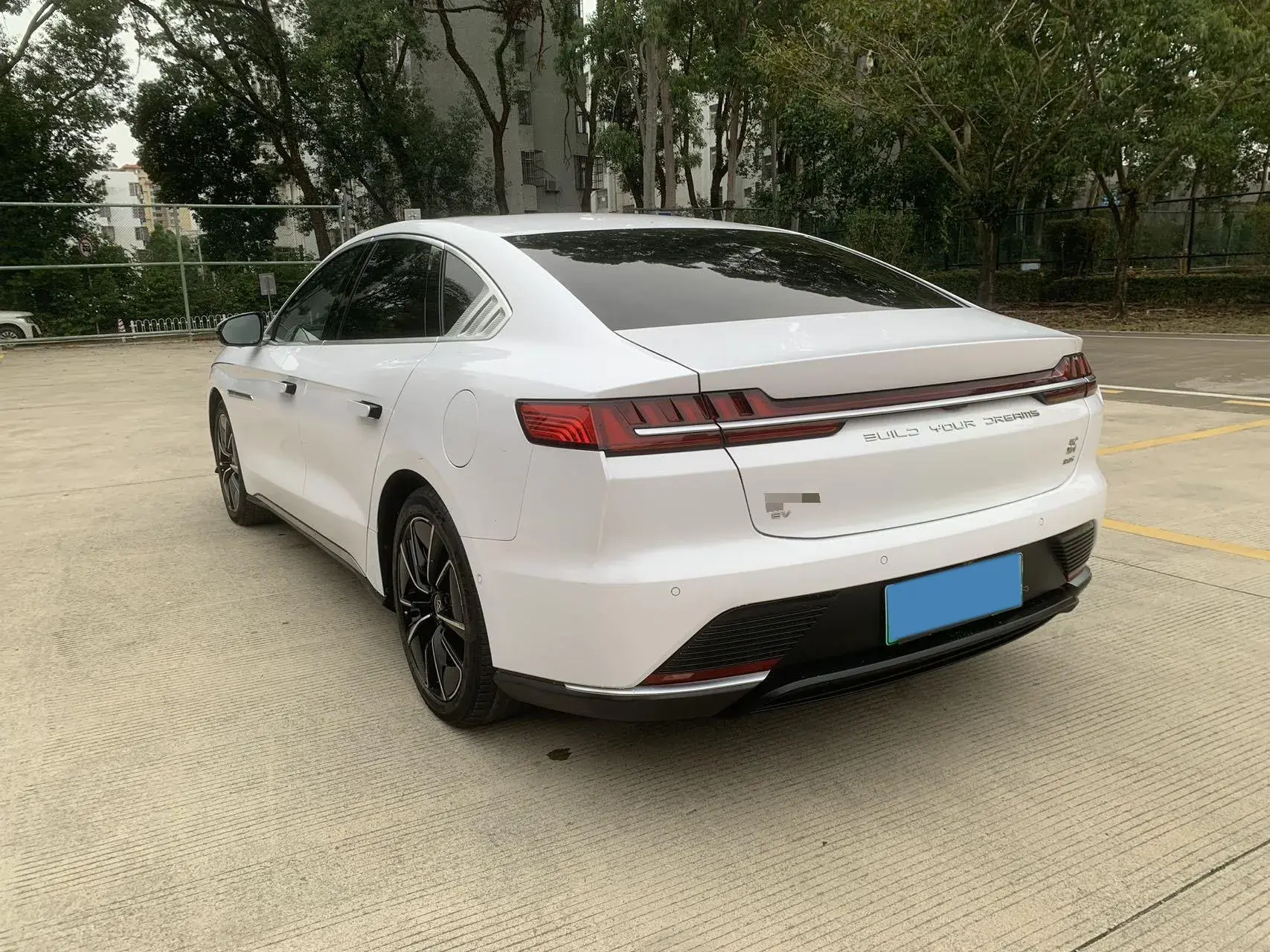 2020 BYD HAN thumbnail 3