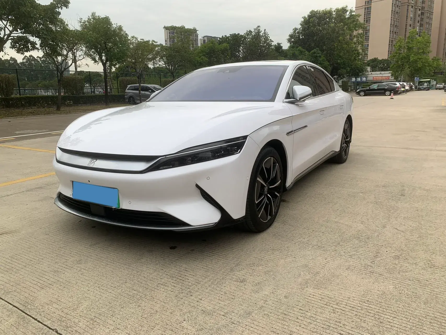 2020 BYD HAN view 1