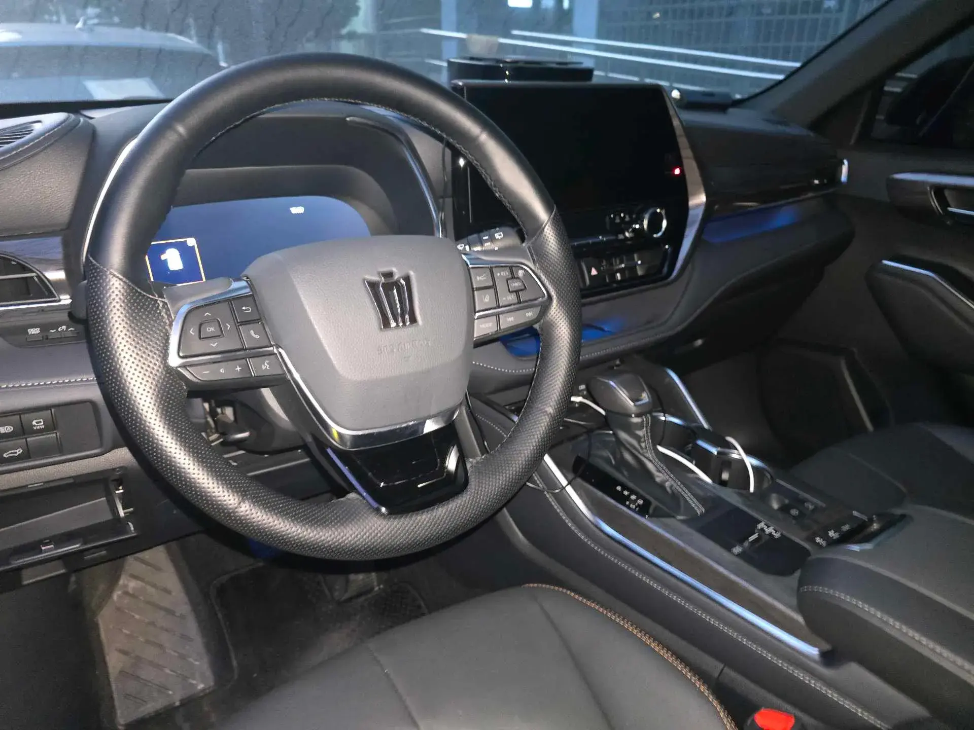 2024 TOYOTA CROWN thumbnail 3