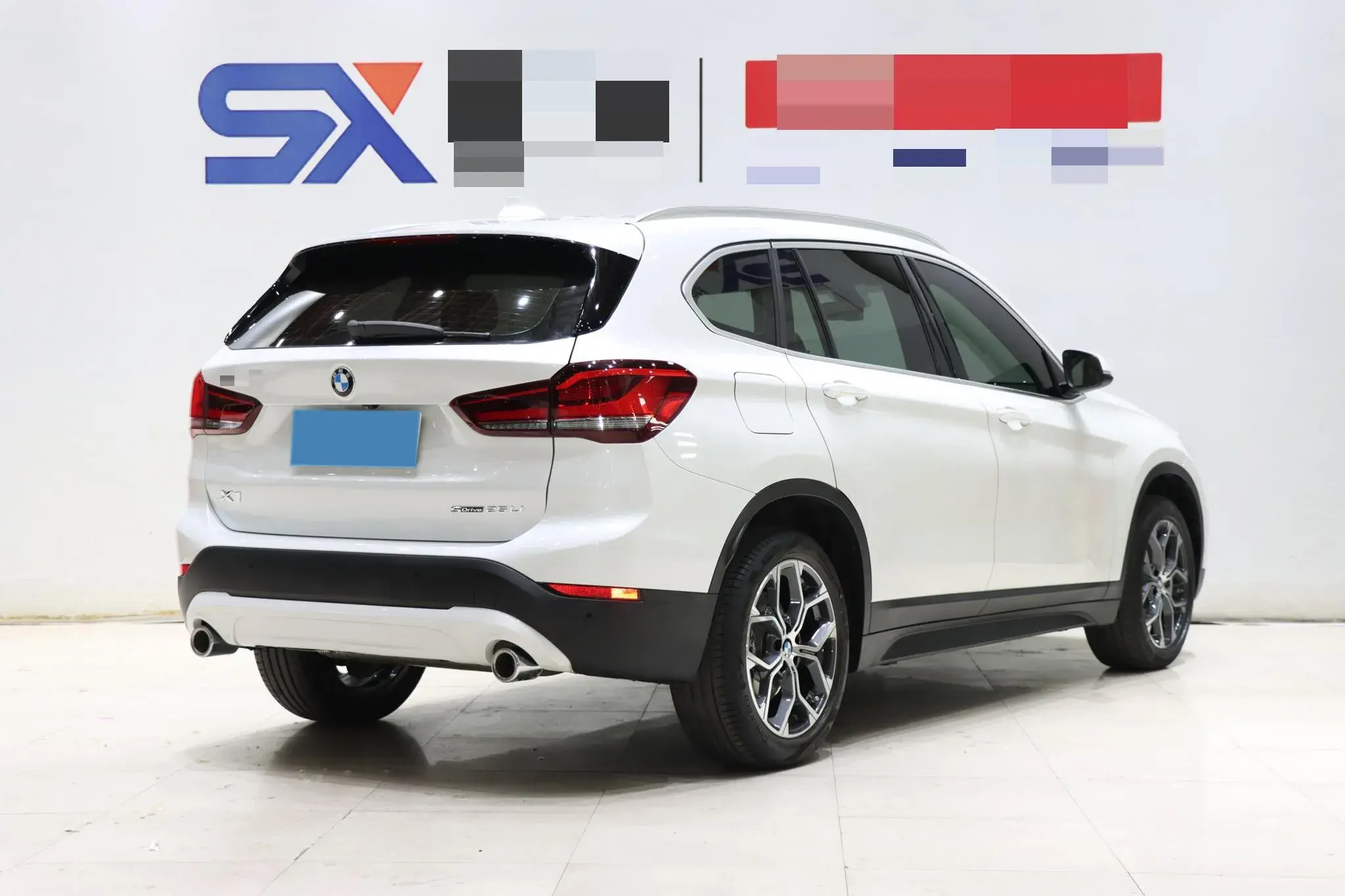 2021 BMW X1 thumbnail 4
