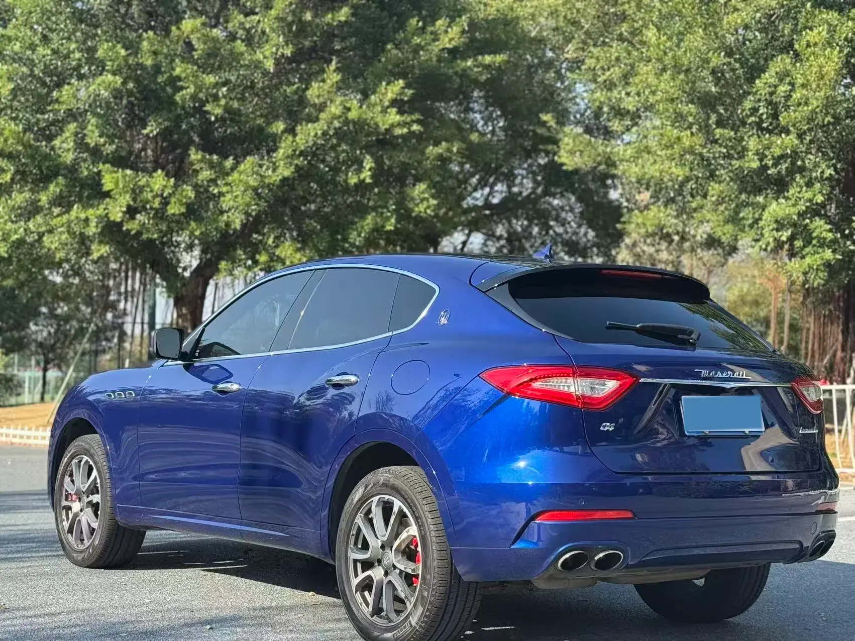 2019 MASERATI LEVANTE thumbnail 3