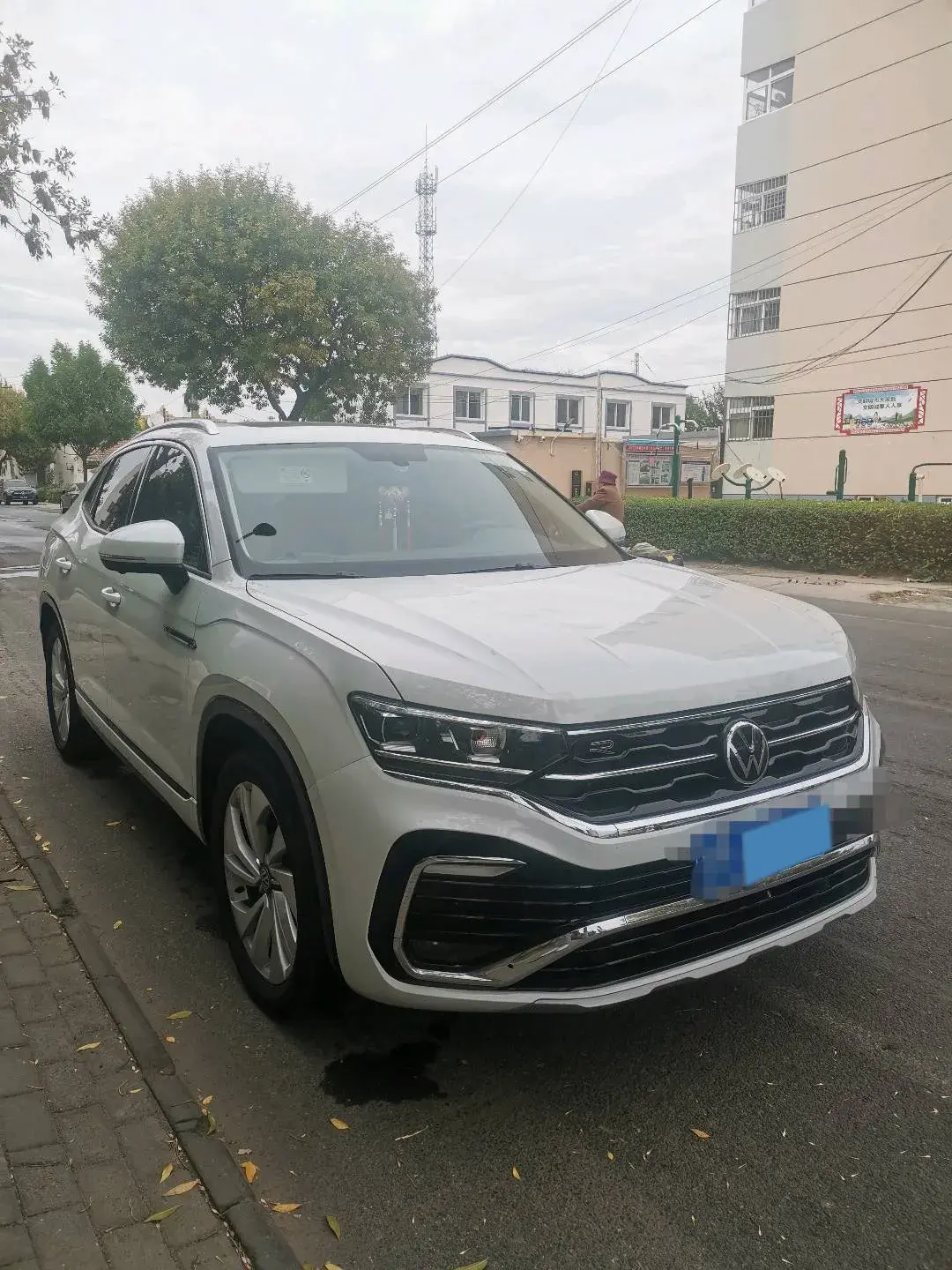 2020 VOLKSWAGEN TAYRON thumbnail 2