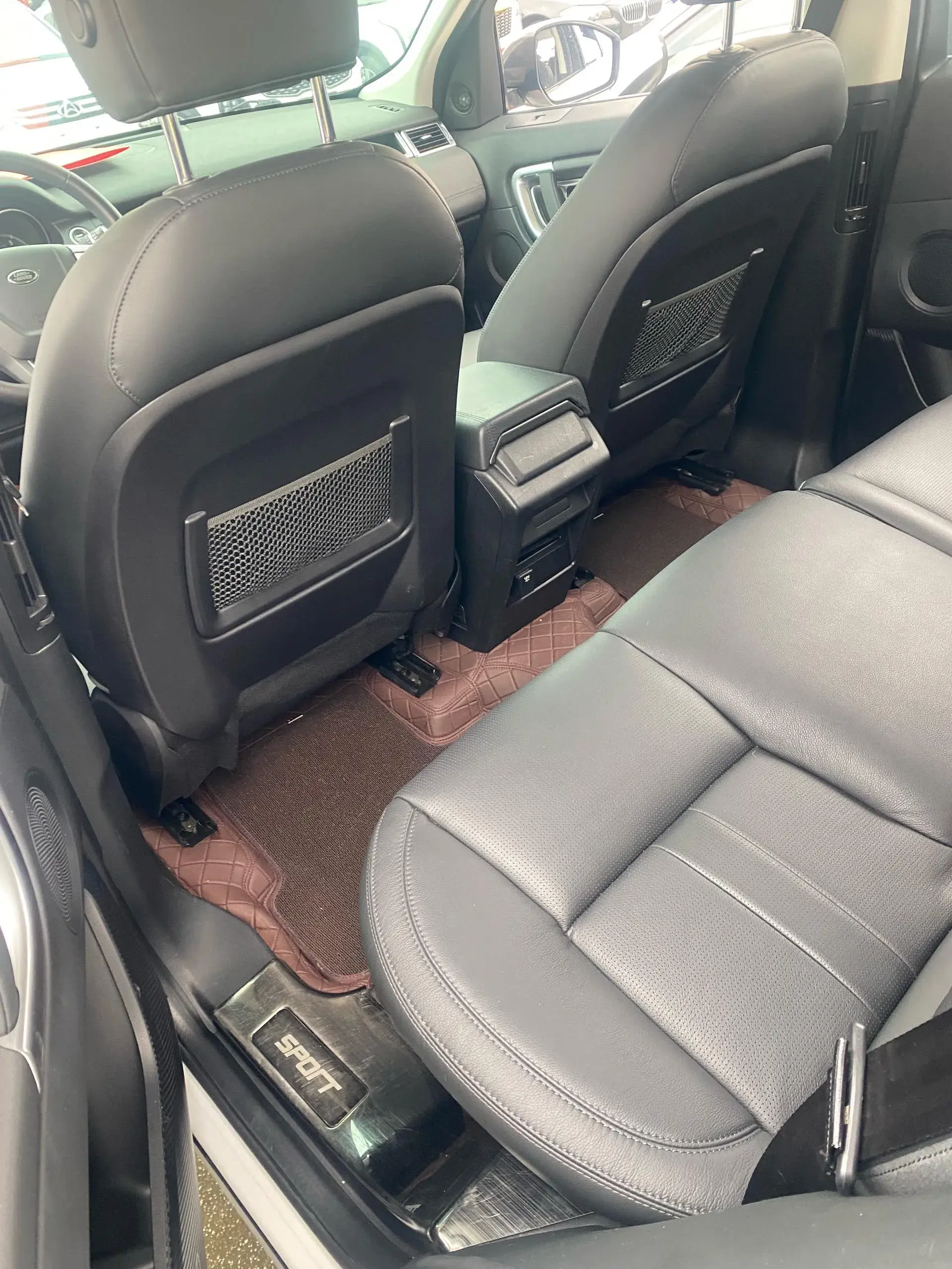 2018 LAND ROVER thumbnail 4