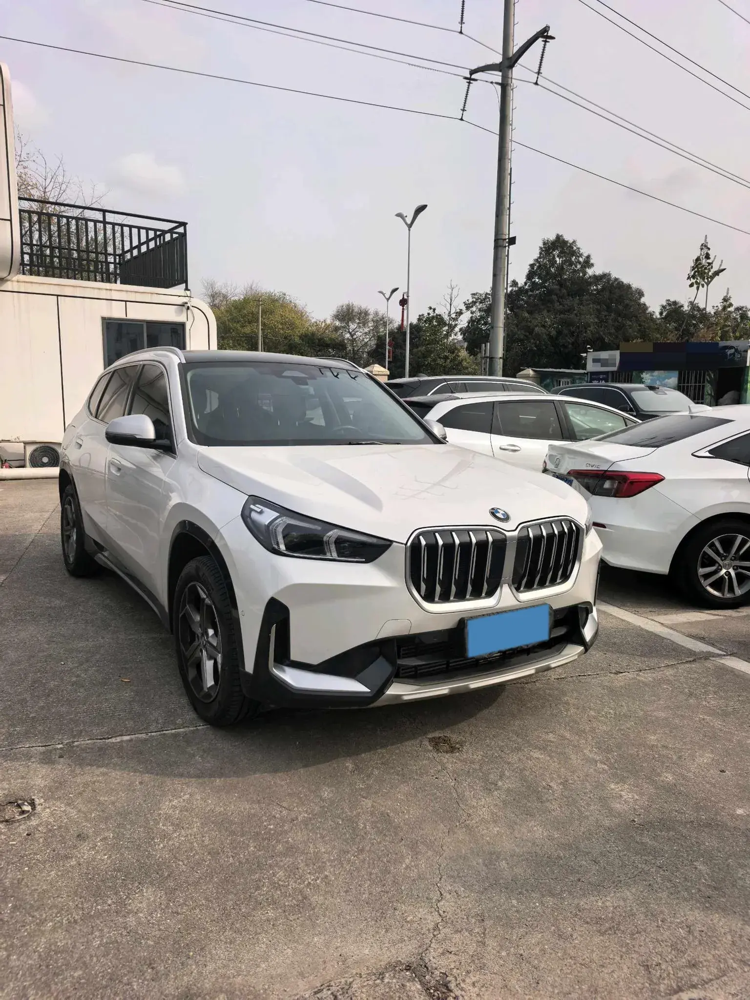 2024 BMW X1 thumbnail 2
