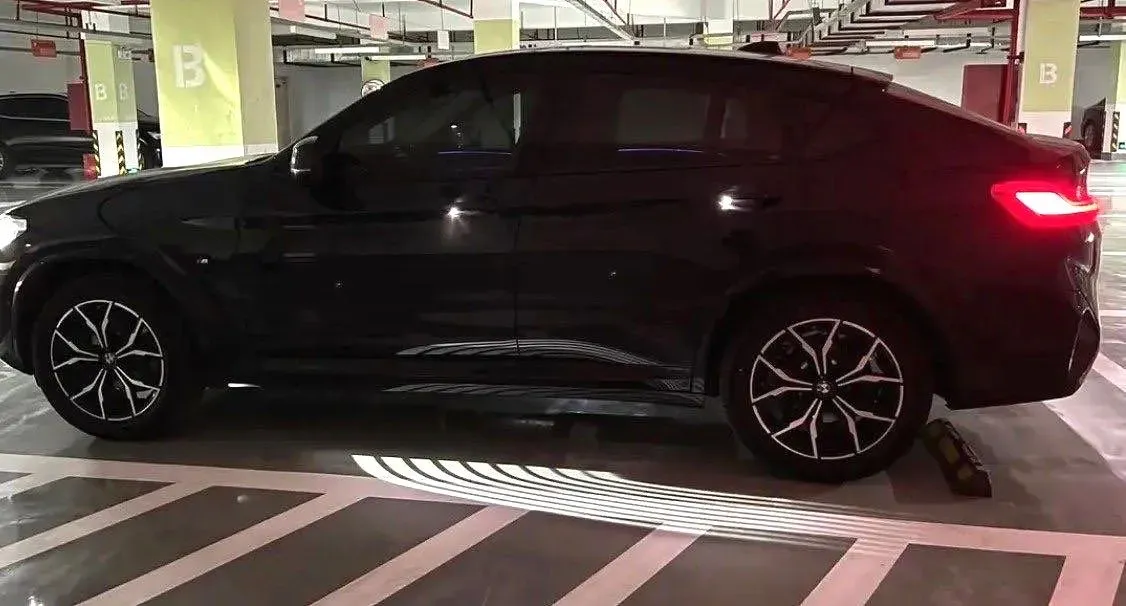 2022 BMW X4 2.0T 245HP L4 8AT,autocango,china used car exporter,china ev exporter,chinese used car exporter,chinese used ev exporter