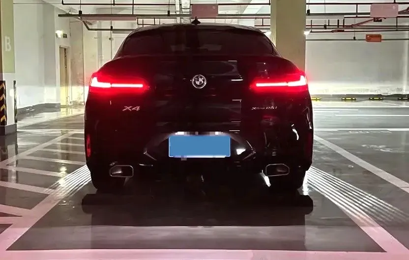 2022 BMW X4 2.0T 245HP L4 8AT,autocango,china used car exporter,china ev exporter,chinese used car exporter,chinese used ev exporter