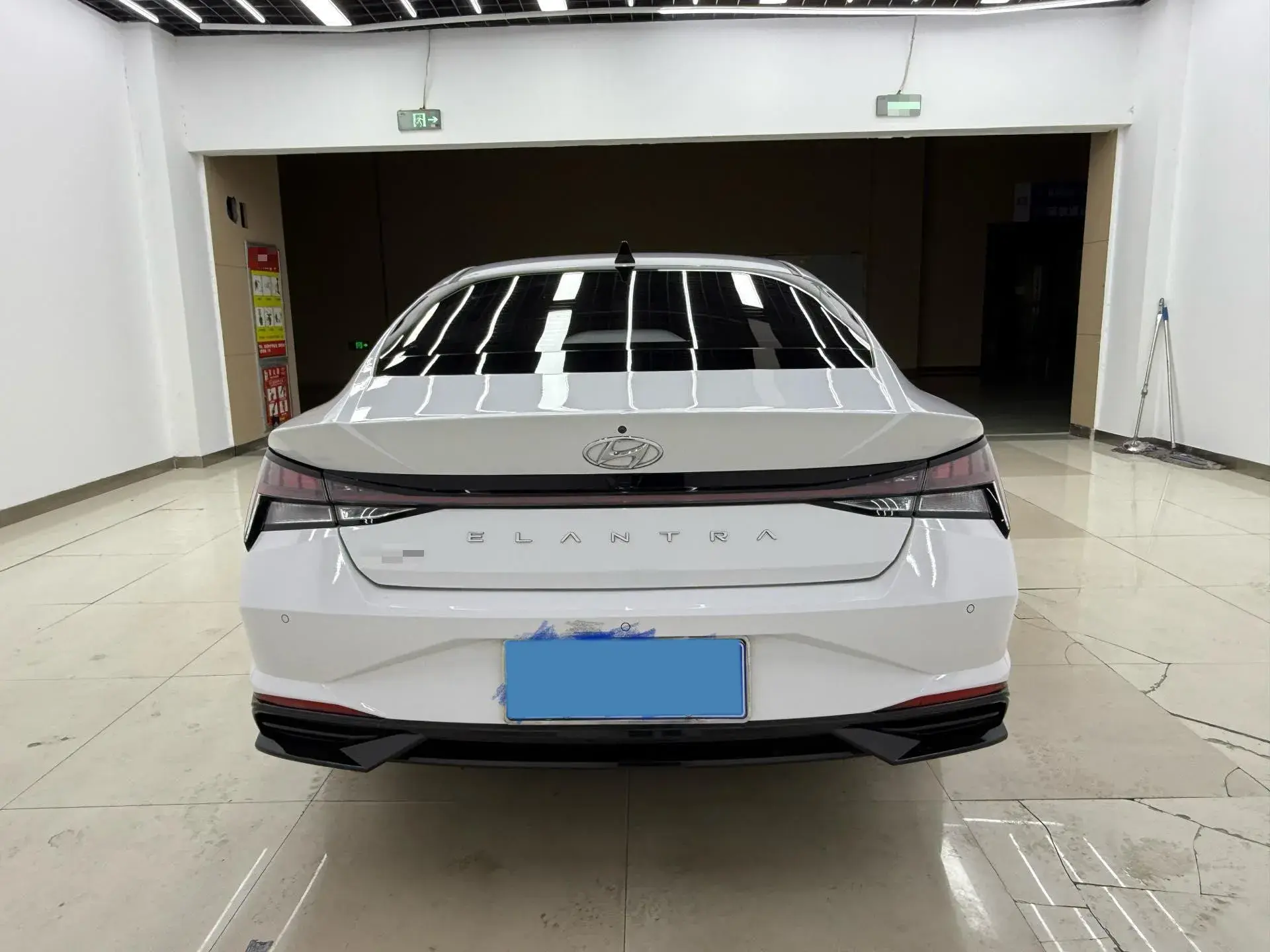 2021 HYUNDAI ELANTRA thumbnail 4