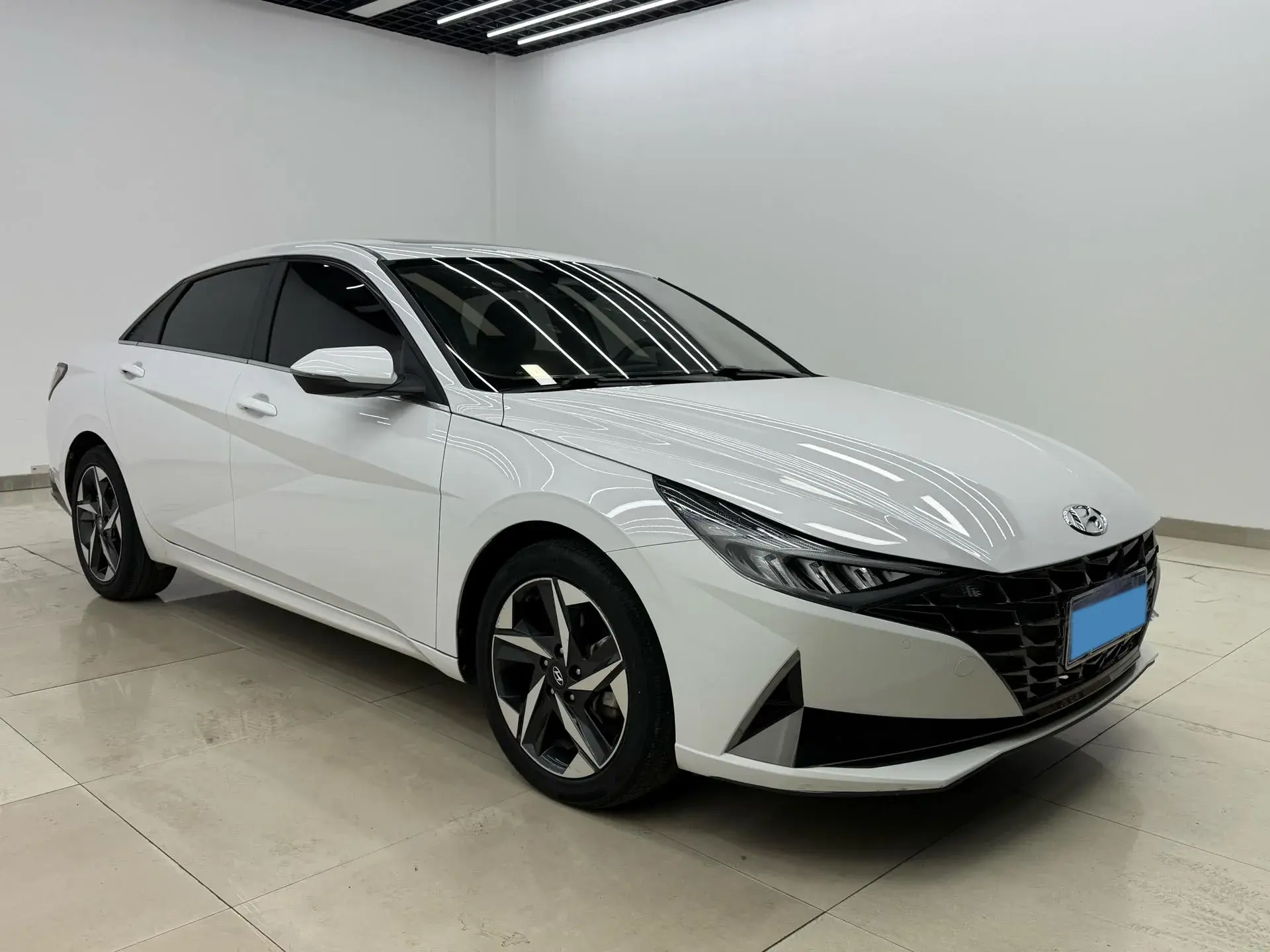 2021 HYUNDAI ELANTRA thumbnail 3