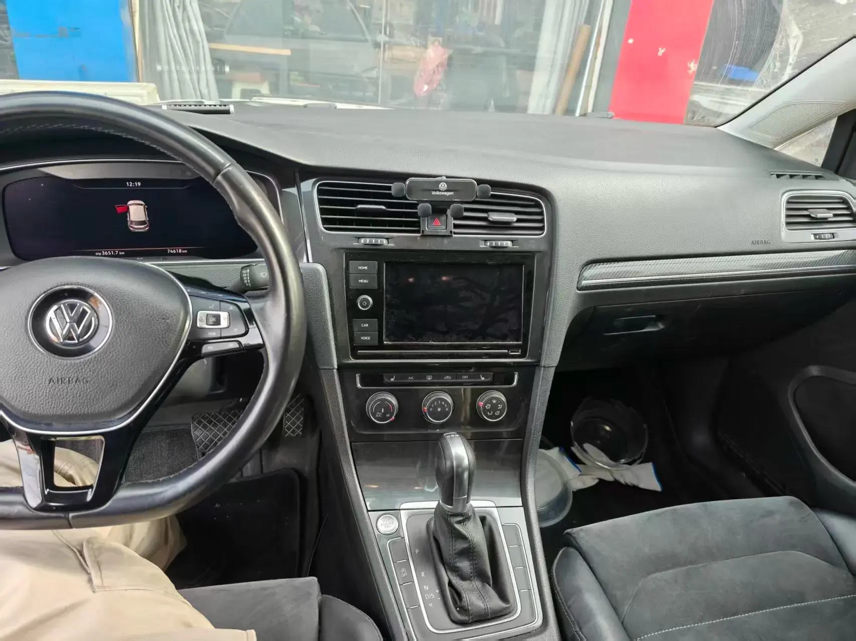 2019 VOLKSWAGEN GOLF view 1