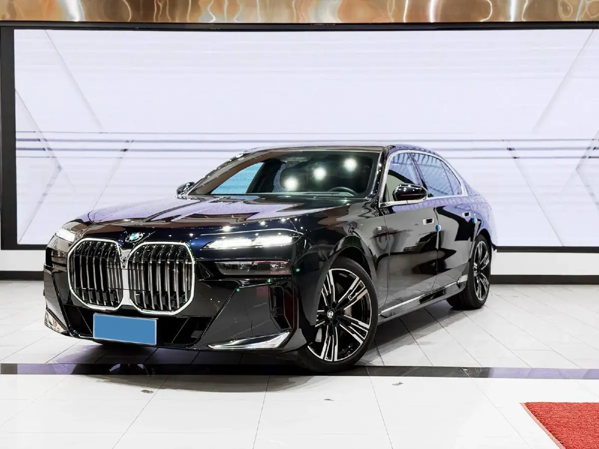 2023 BMW 7 Series 3.0T 381HP L6 8AT