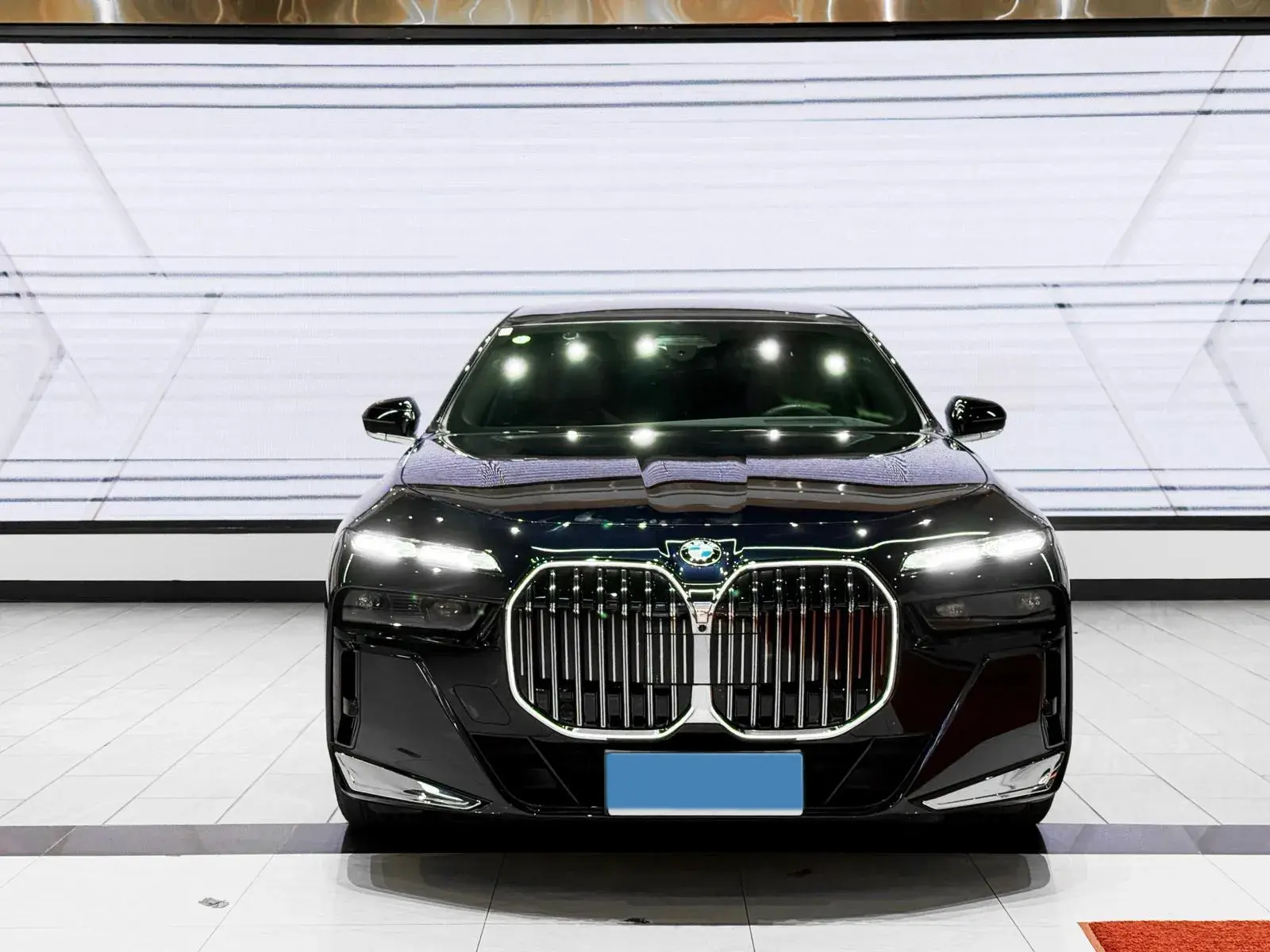 2023 BMW 7 thumbnail 2