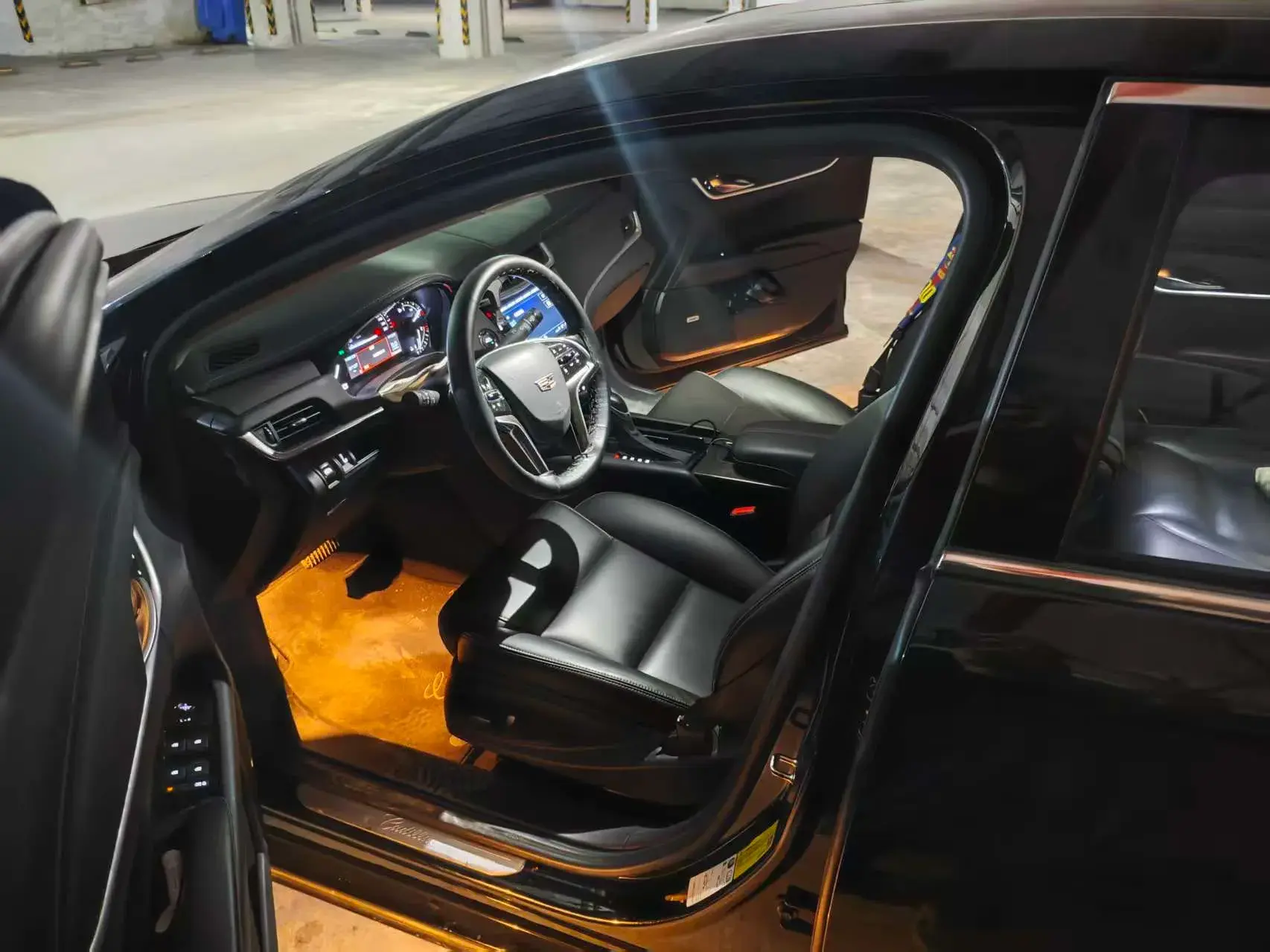 2018 CADILLAC XTS thumbnail 3