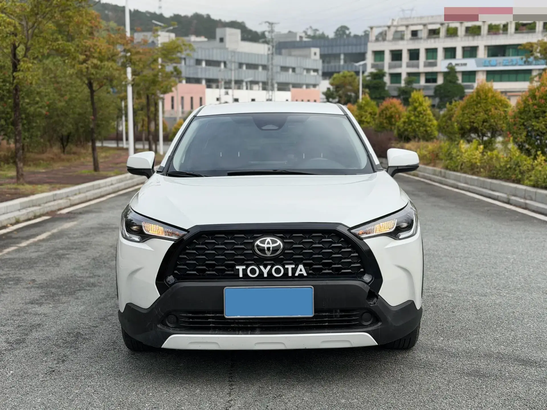 2023 TOYOTA COROLLA thumbnail 2