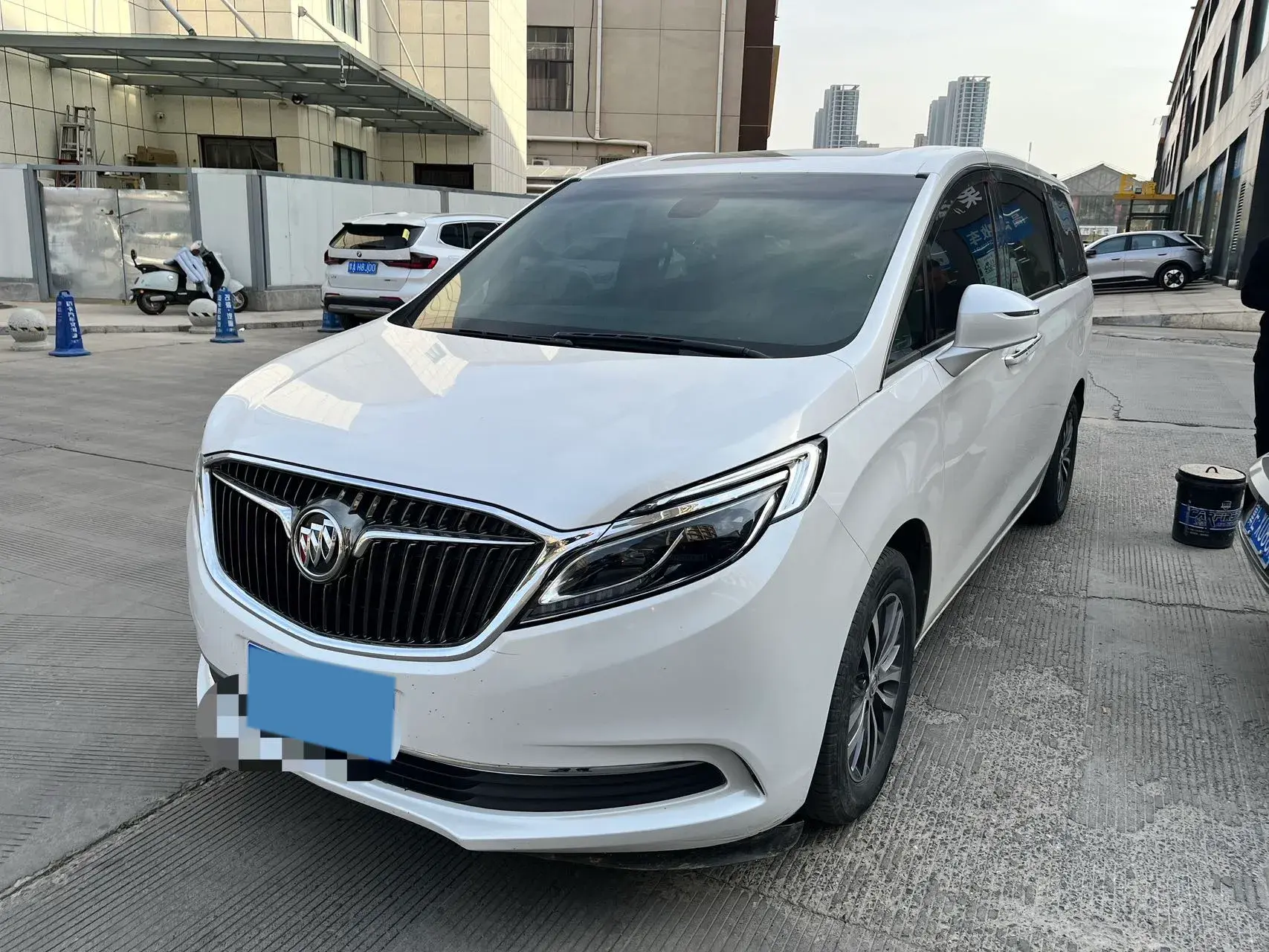 2018 BUICK GL8 view 1
