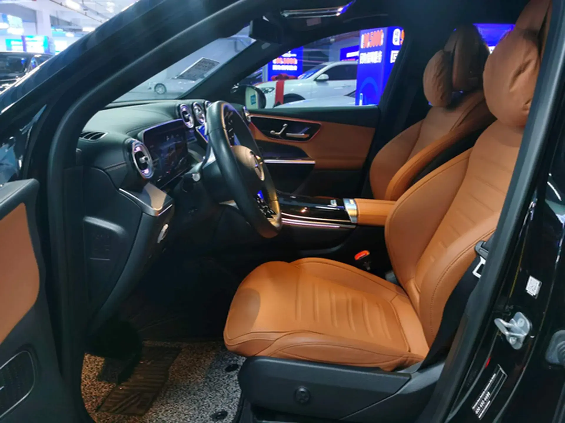 2024 MERCEDES-BENZ GLC thumbnail 3