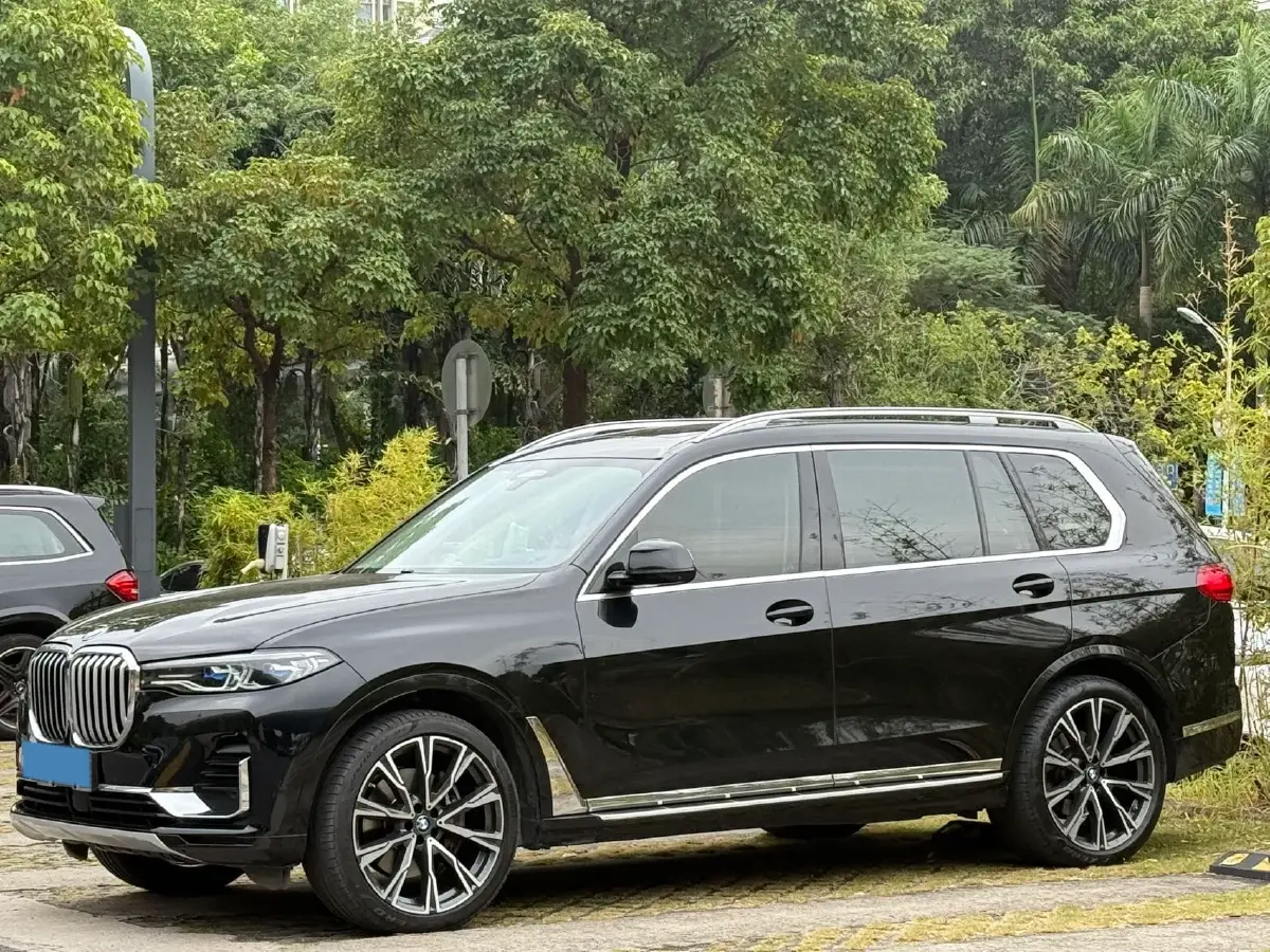 2021 BMW X7 3.0T 340HP L6 8AT
