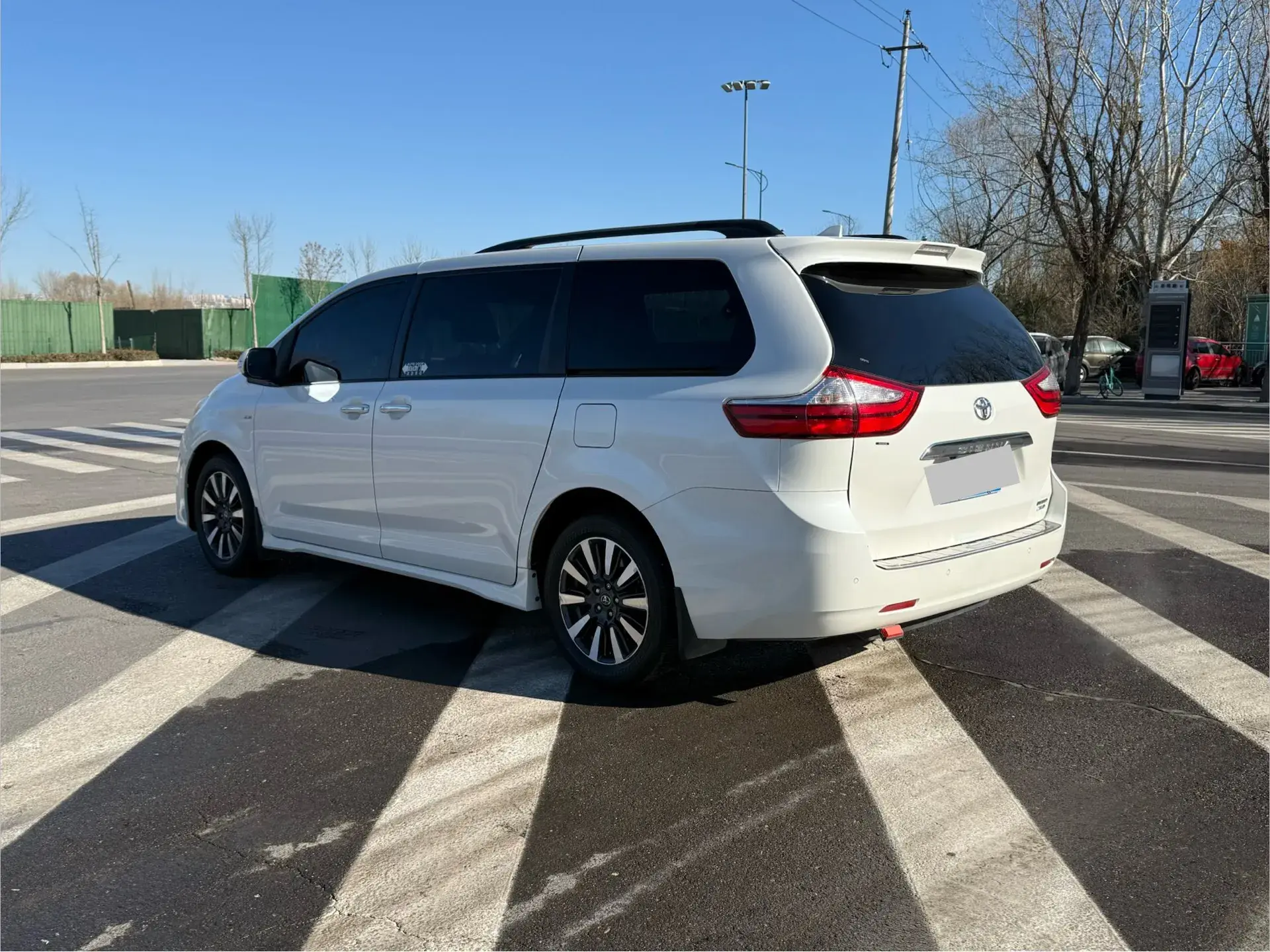 2019 TOYOTA AVALON thumbnail 4