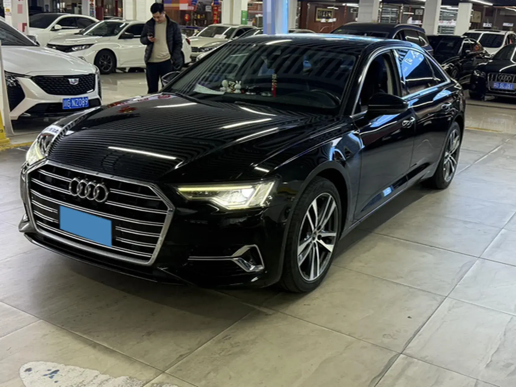 2022 AUDI A6L view 1