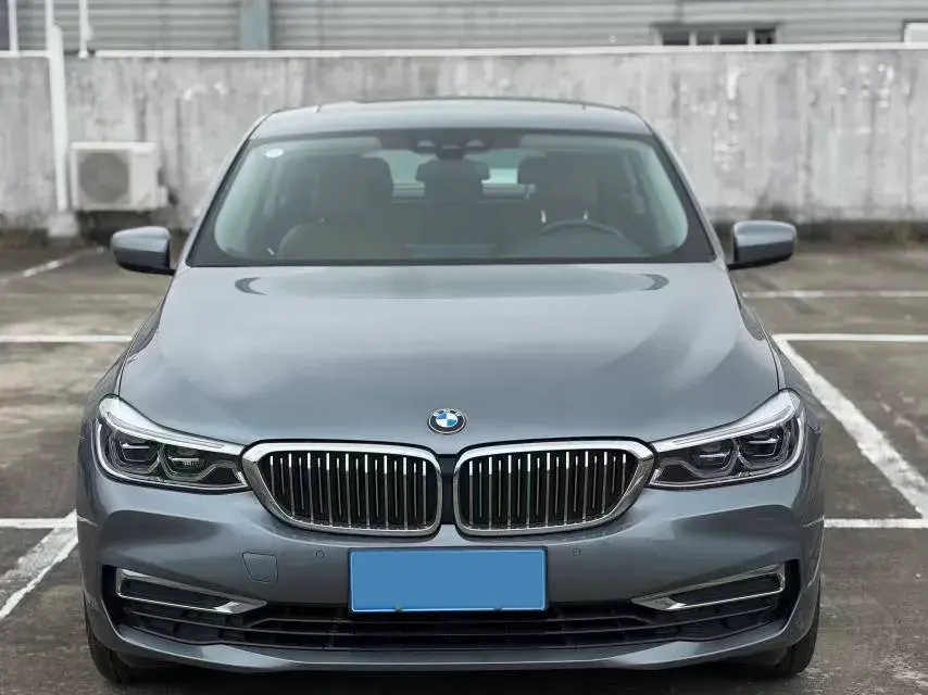 2020 BMW 6 thumbnail 2