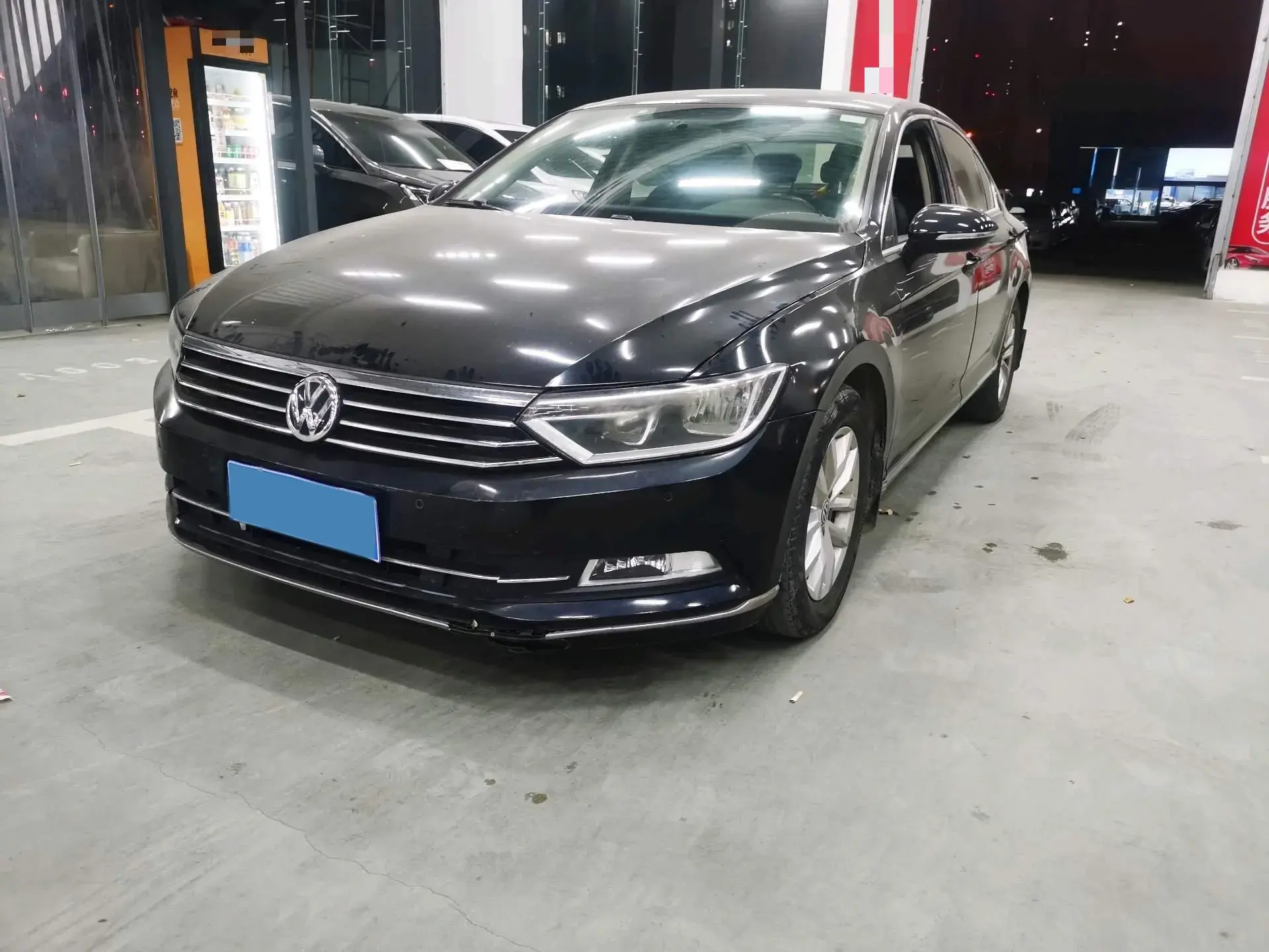 2018 VOLKSWAGEN MAGOTAN view 1