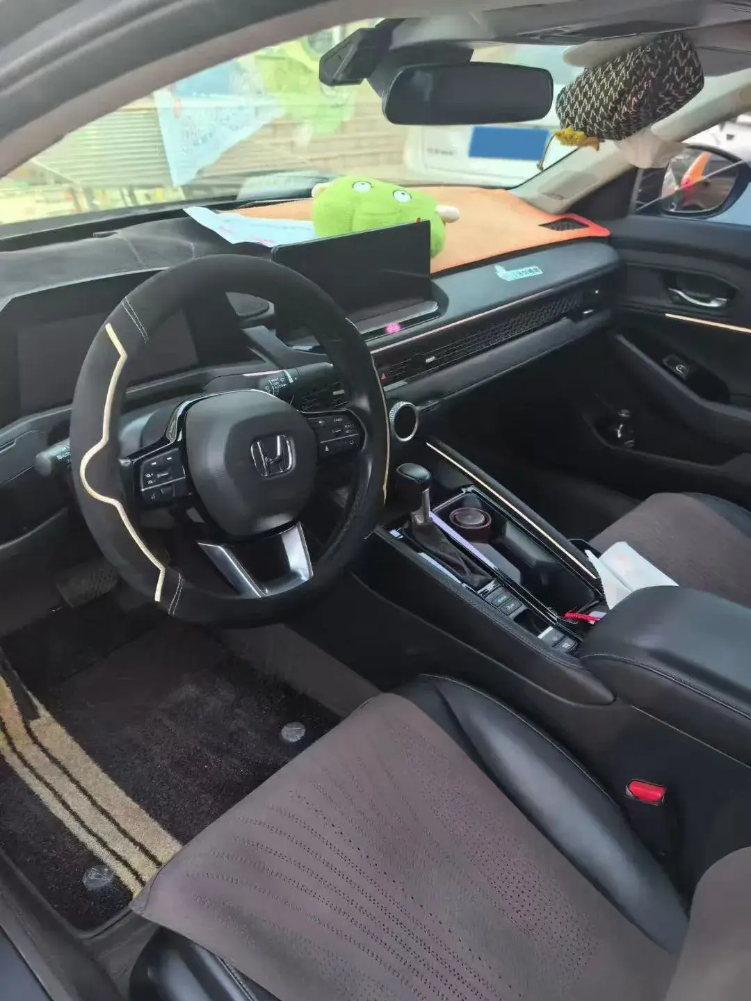 2023 HONDA ACCORD thumbnail 2