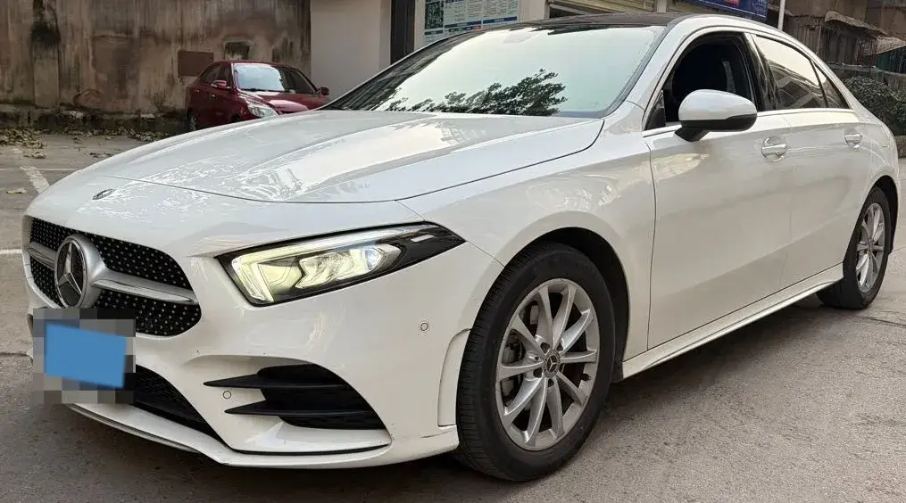 2020 Mercedes-Benz A Class 2.0T 190HP L4 7DCT