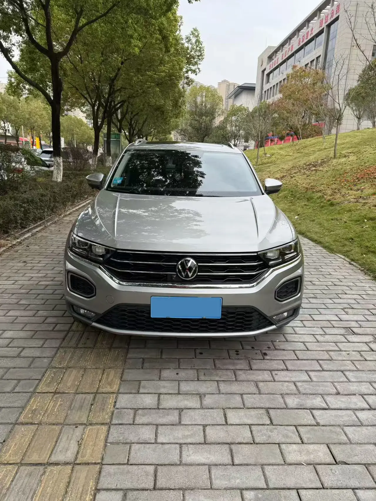 2021 VOLKSWAGEN T-ROC thumbnail 2