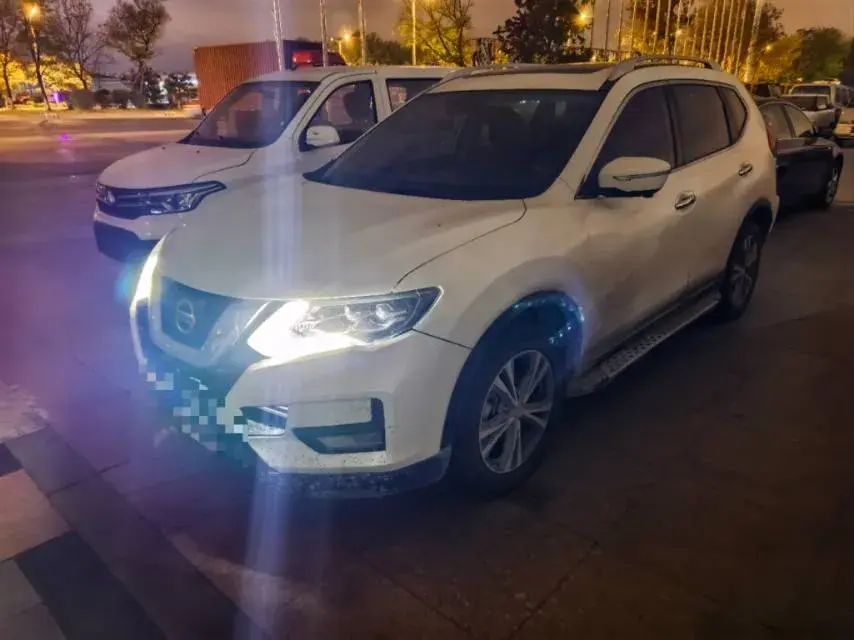 2020 Nissan X-Trail 2.5L 186HP L4 CVT