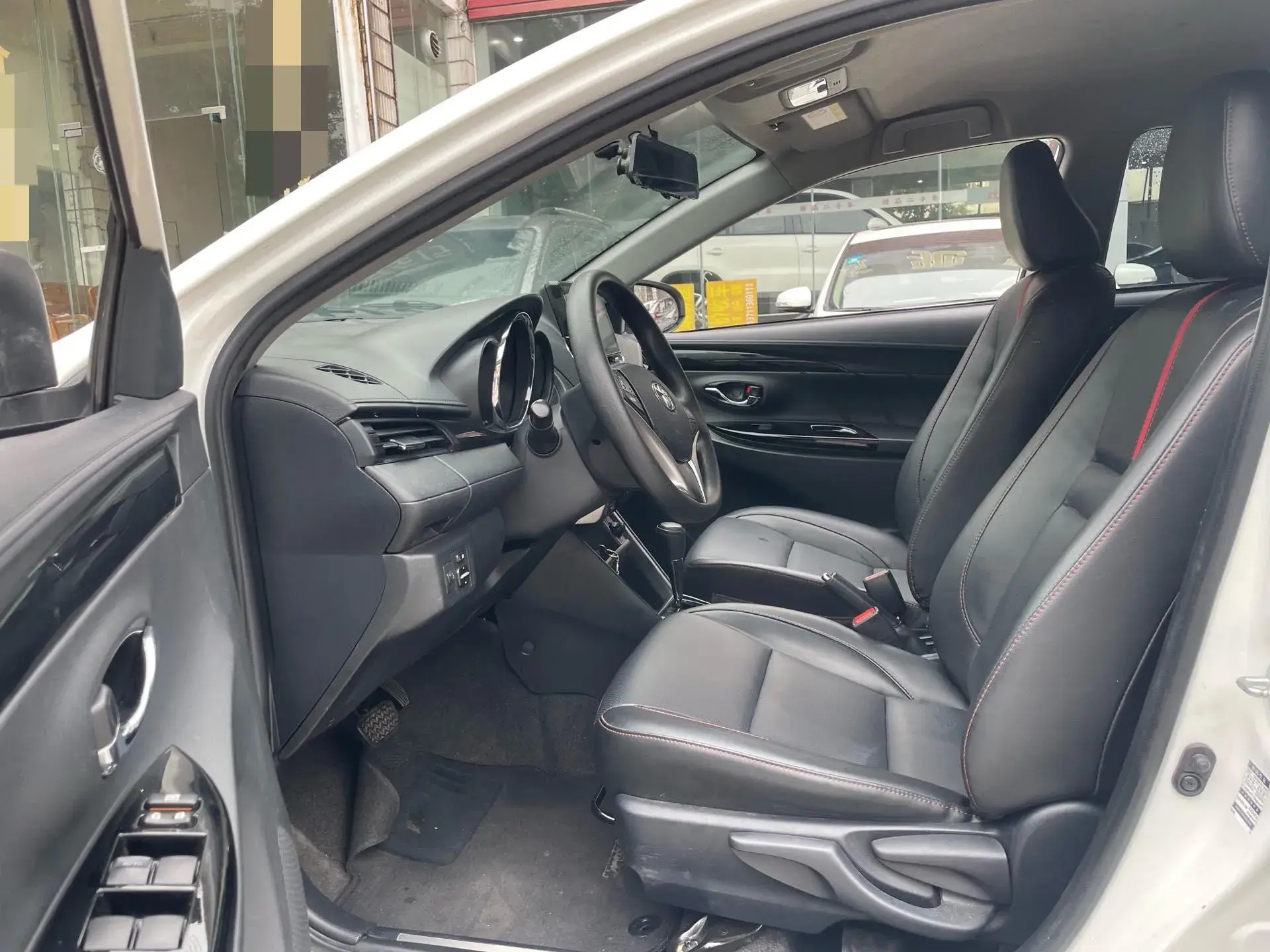 2022 TOYOTA YARIS thumbnail 3