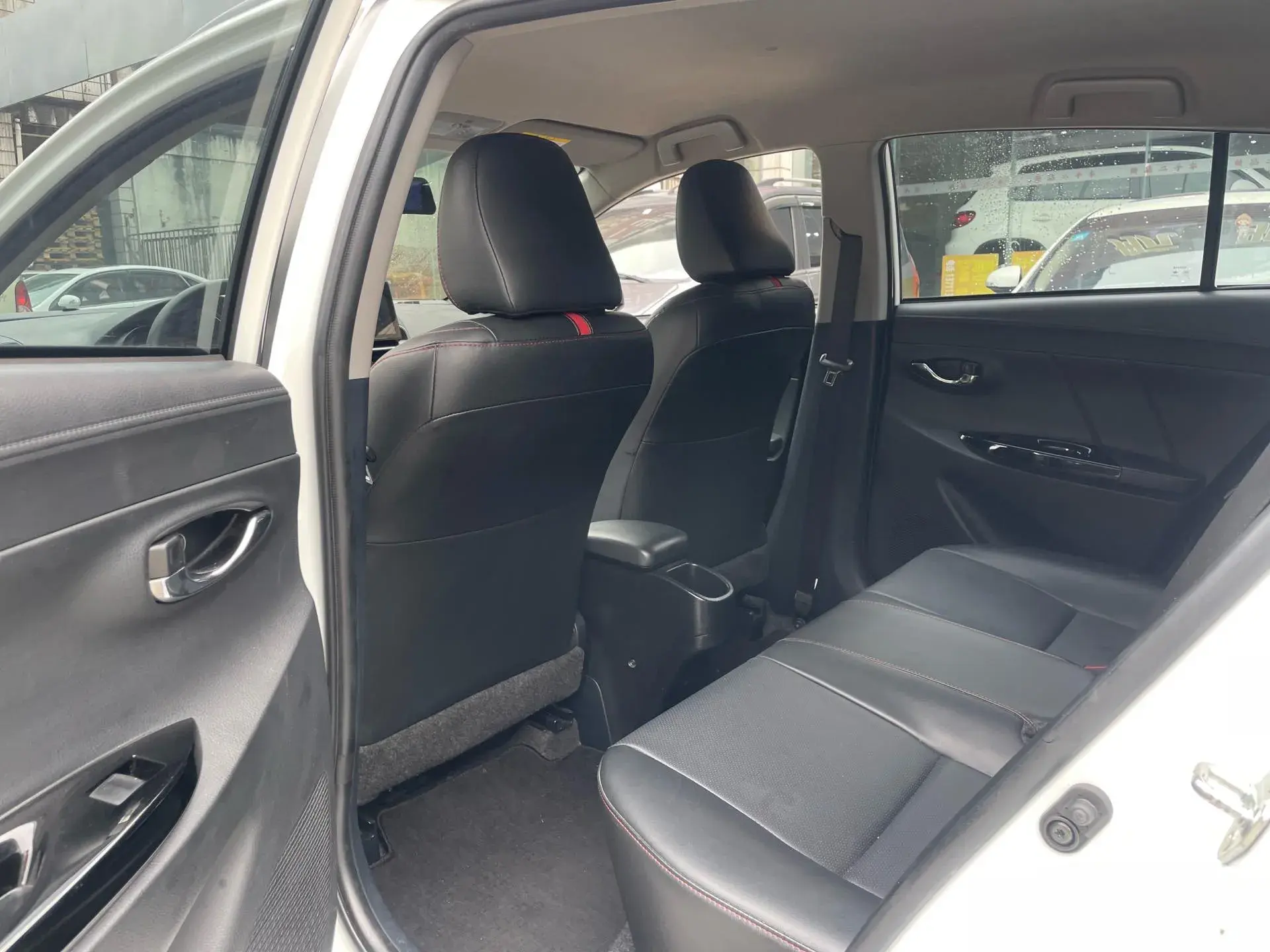 2022 TOYOTA YARIS thumbnail 4