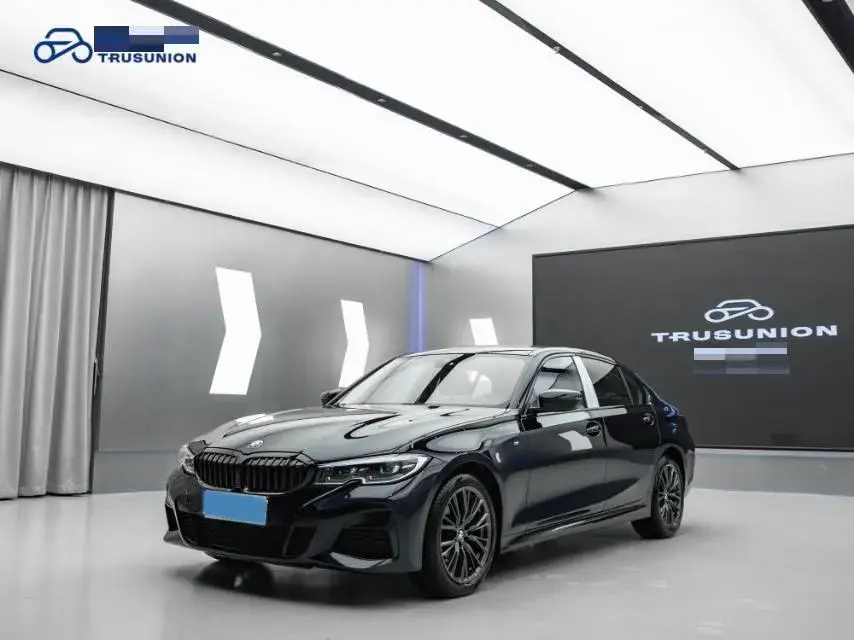 2022 BMW 3 view 1