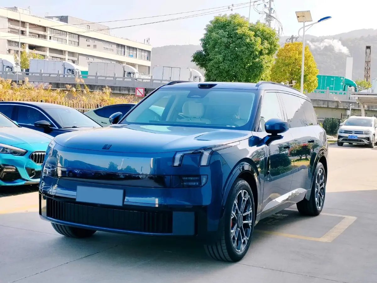 2025 LYNK&CO 900 2.0T 254HP L4 3DHT PHEV