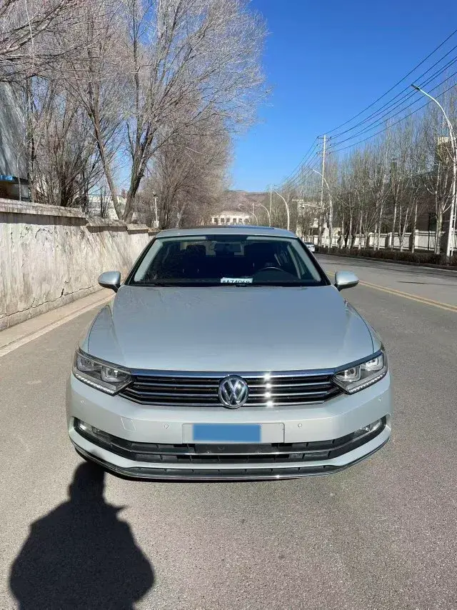 2019 CHEVROLET MALIBU thumbnail 2